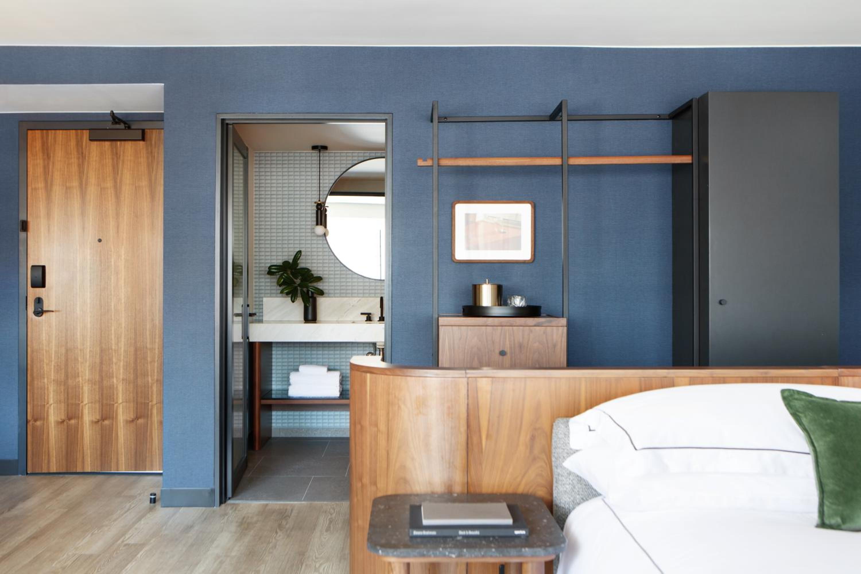 Studio King Suite photo 2