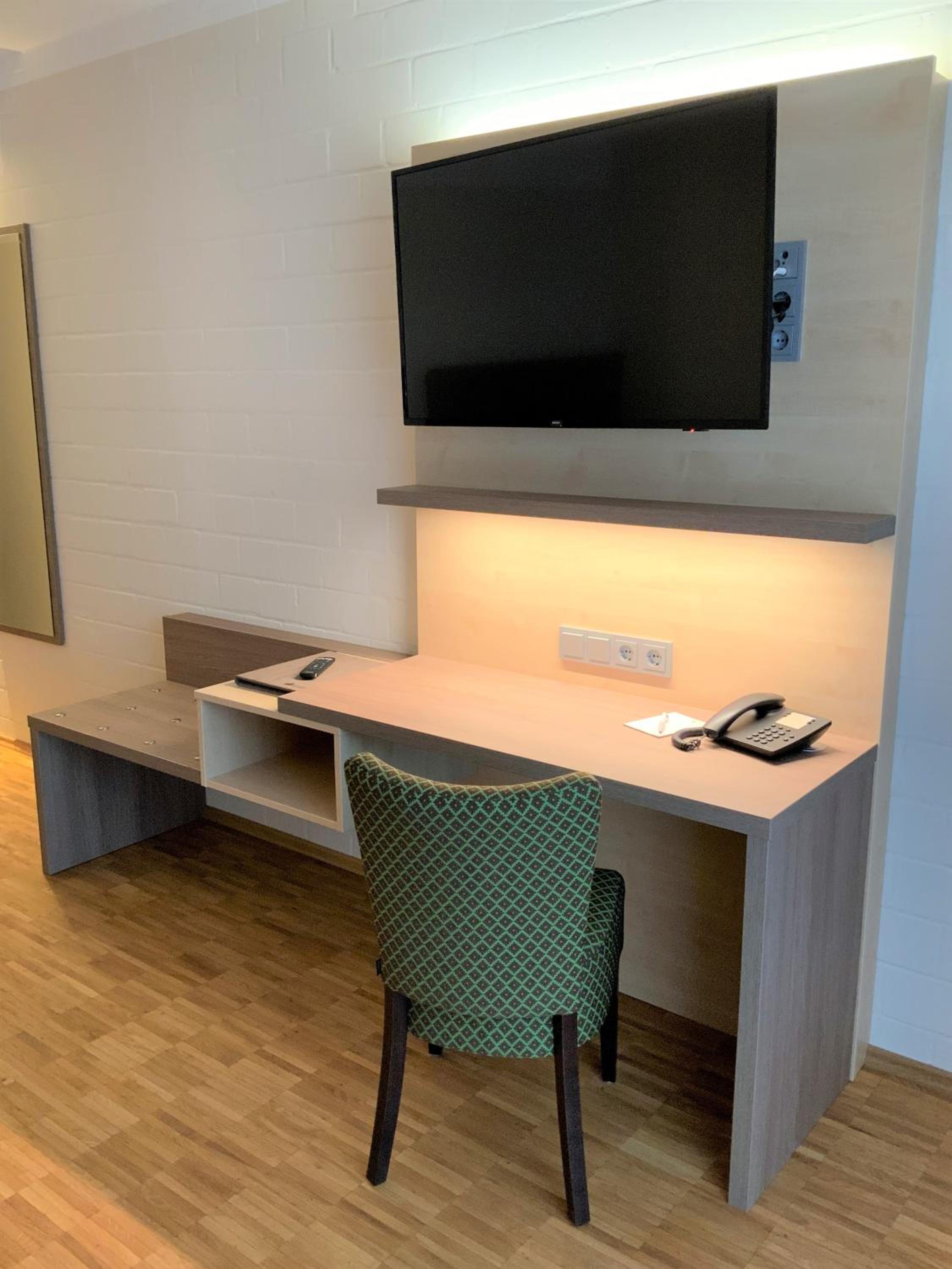 Single Room photo 2