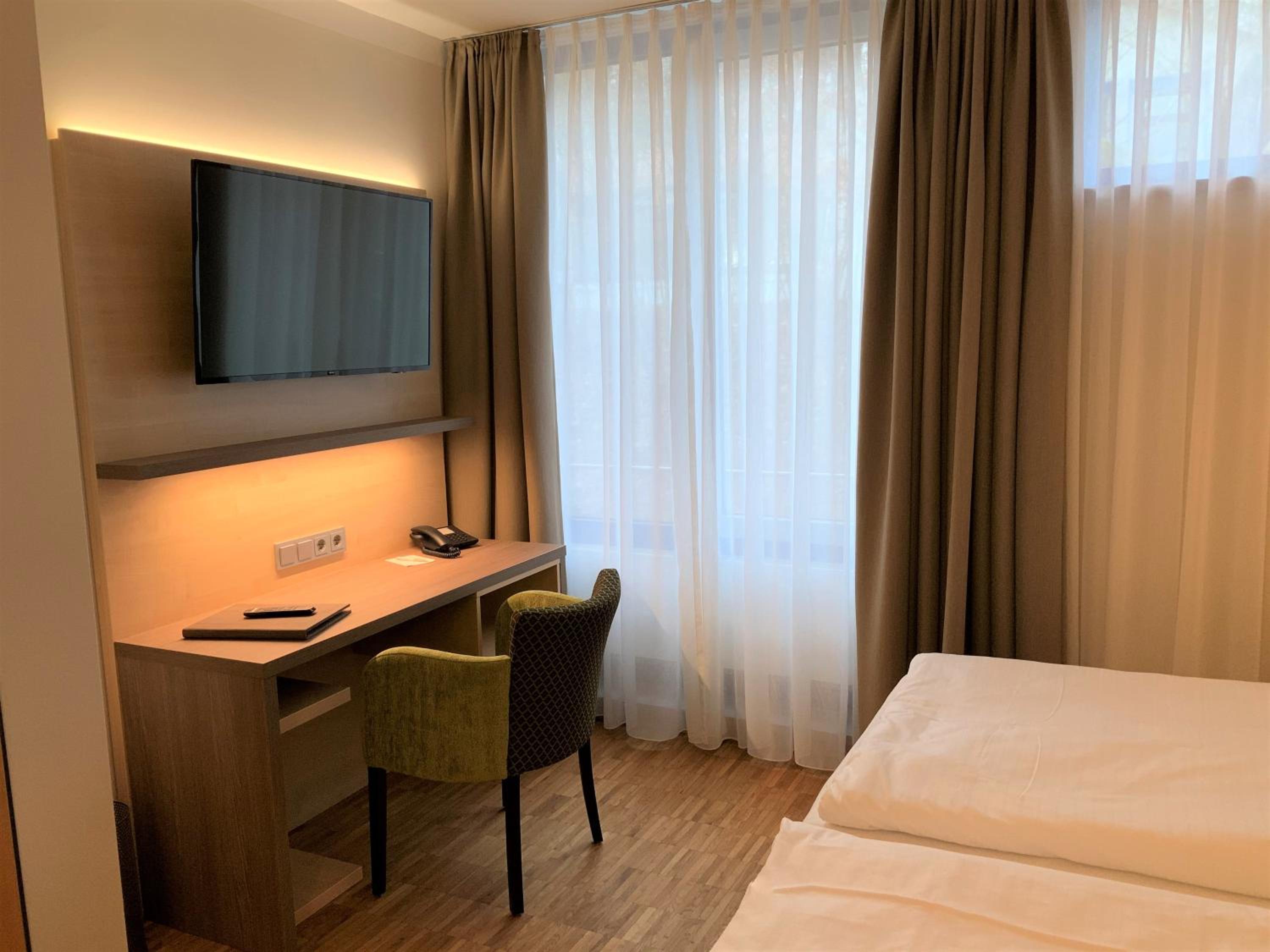 Double Room - Photo 3
