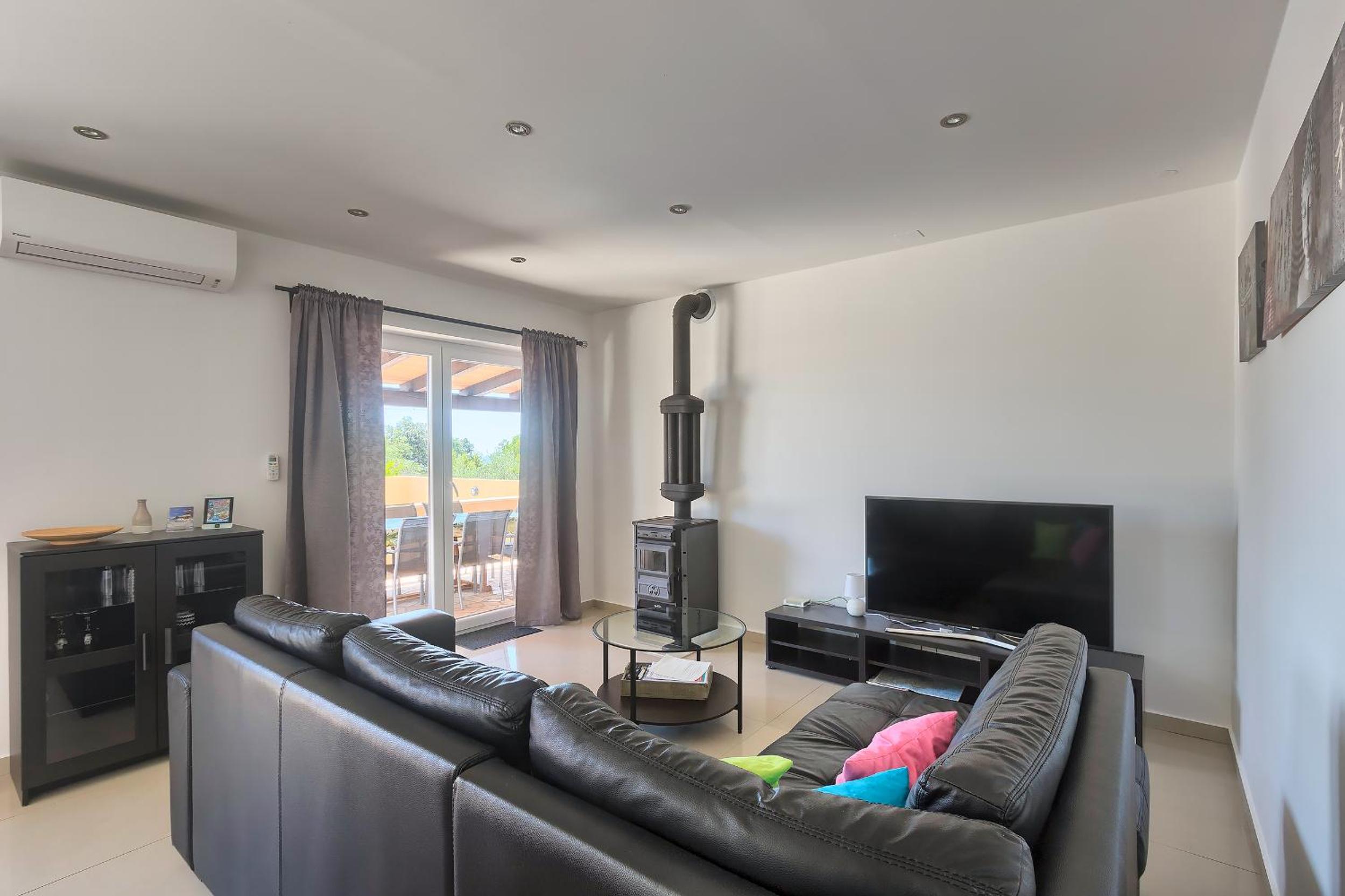 Villa photo 1