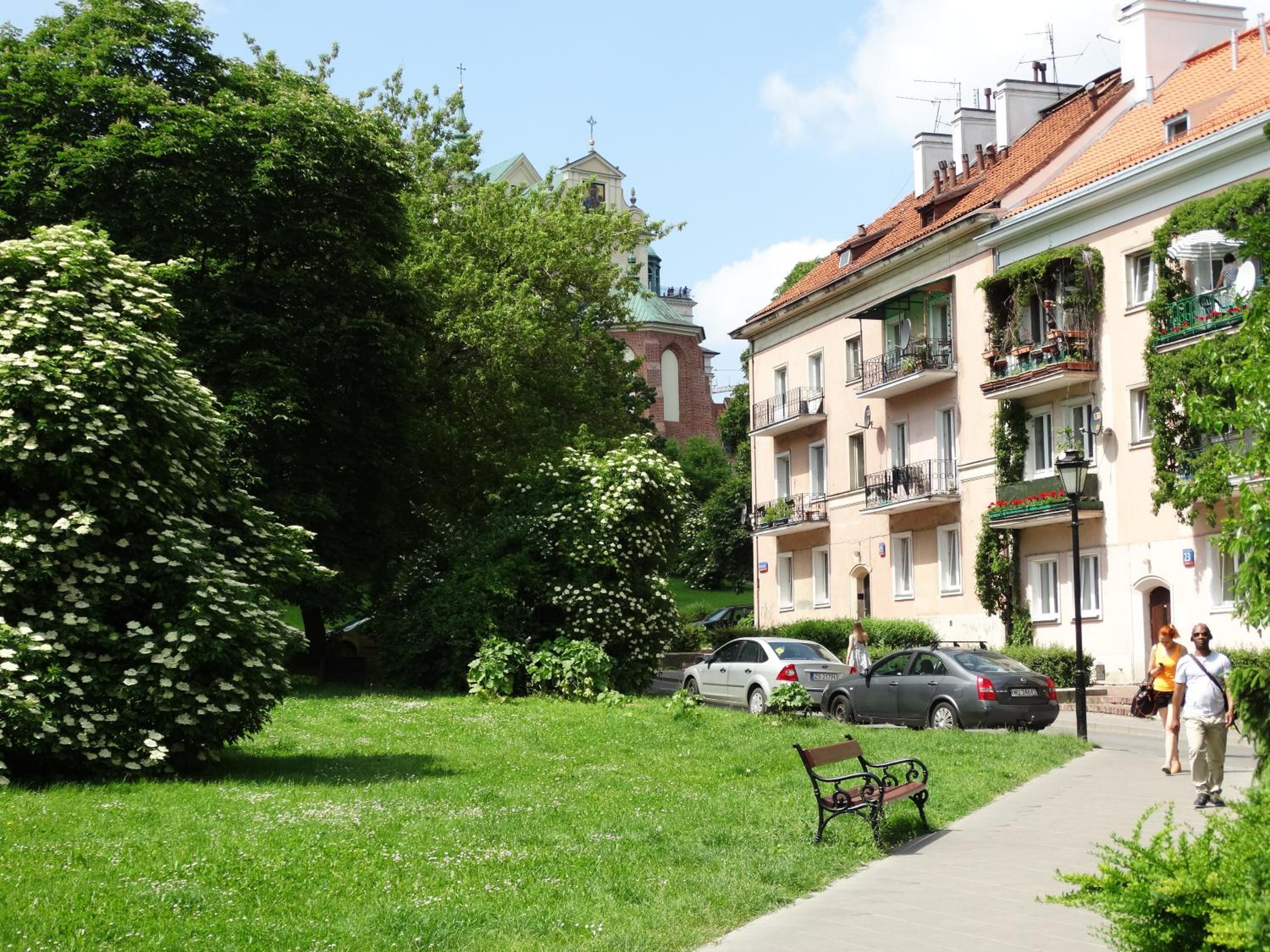 Apartment with Balcony - Photo 41