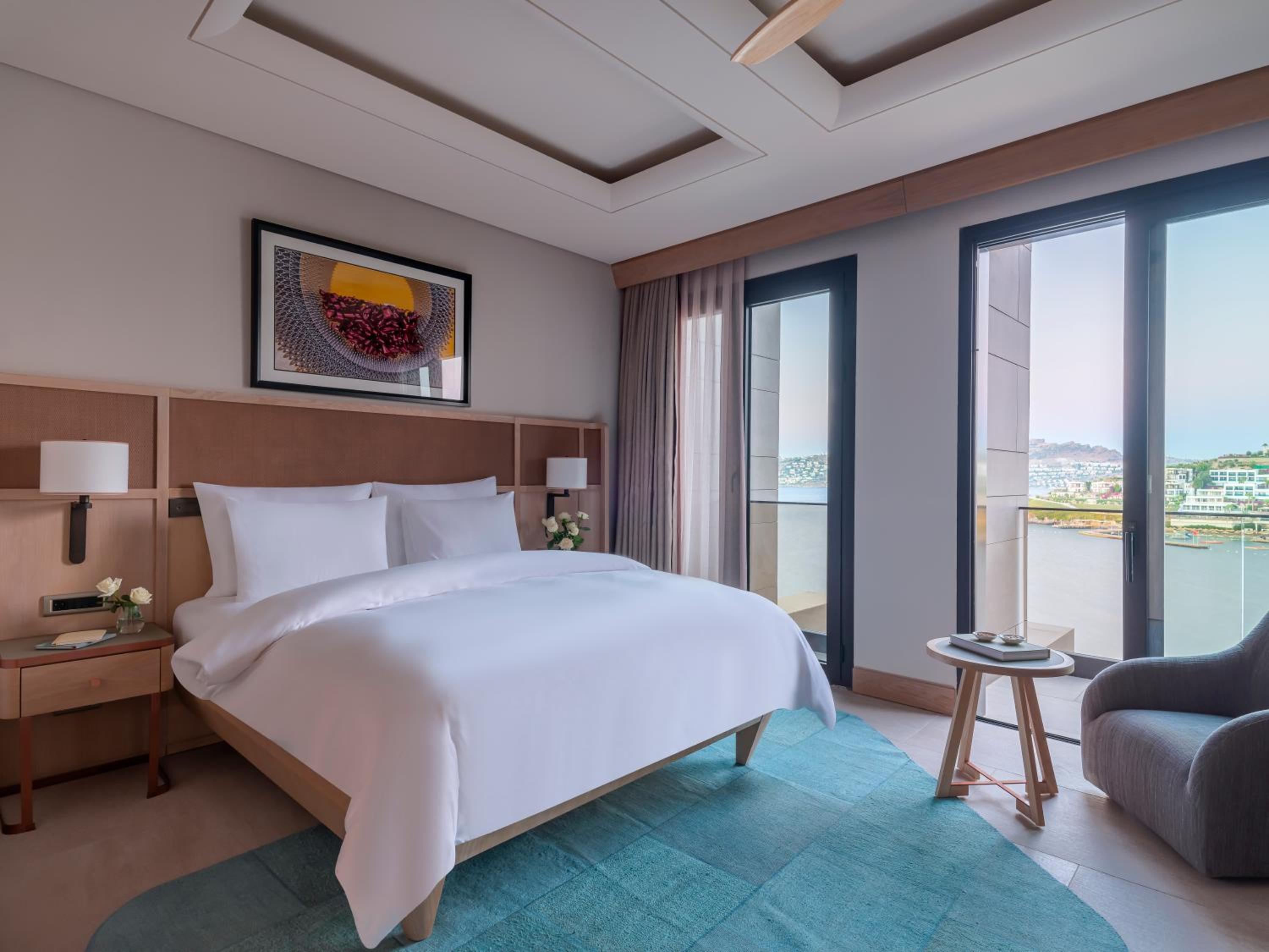 Deluxe King Room with Sea View - Photo 1