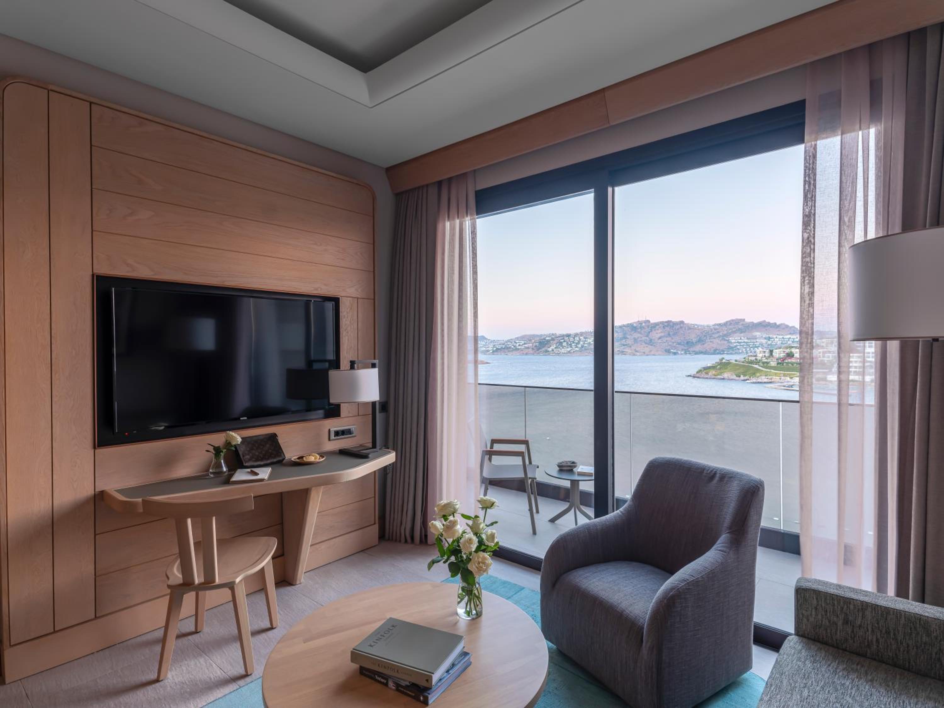 Executive Suite with Sea View - Photo 3