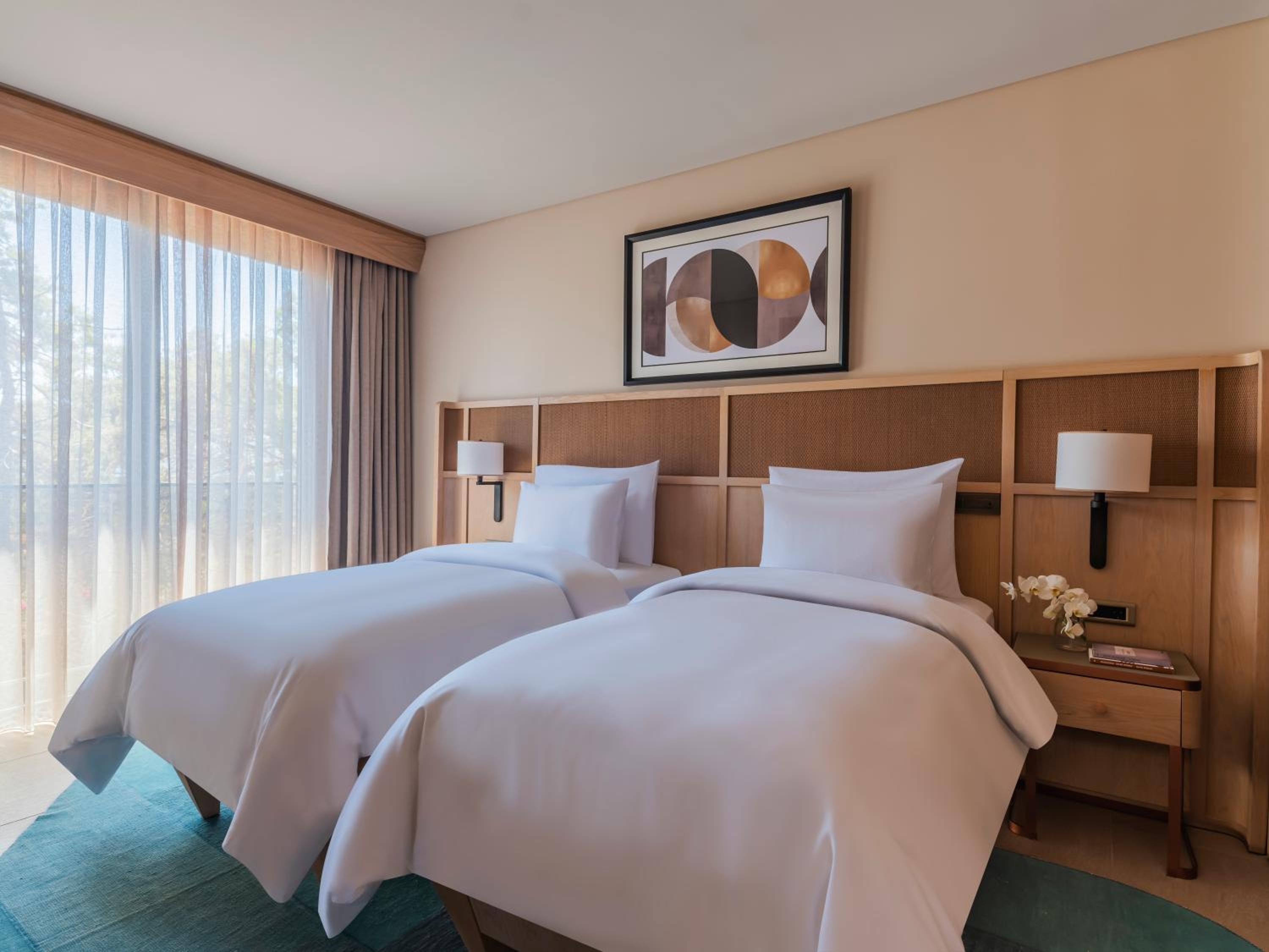 Deluxe Twin Room with Sea View - Photo 4
