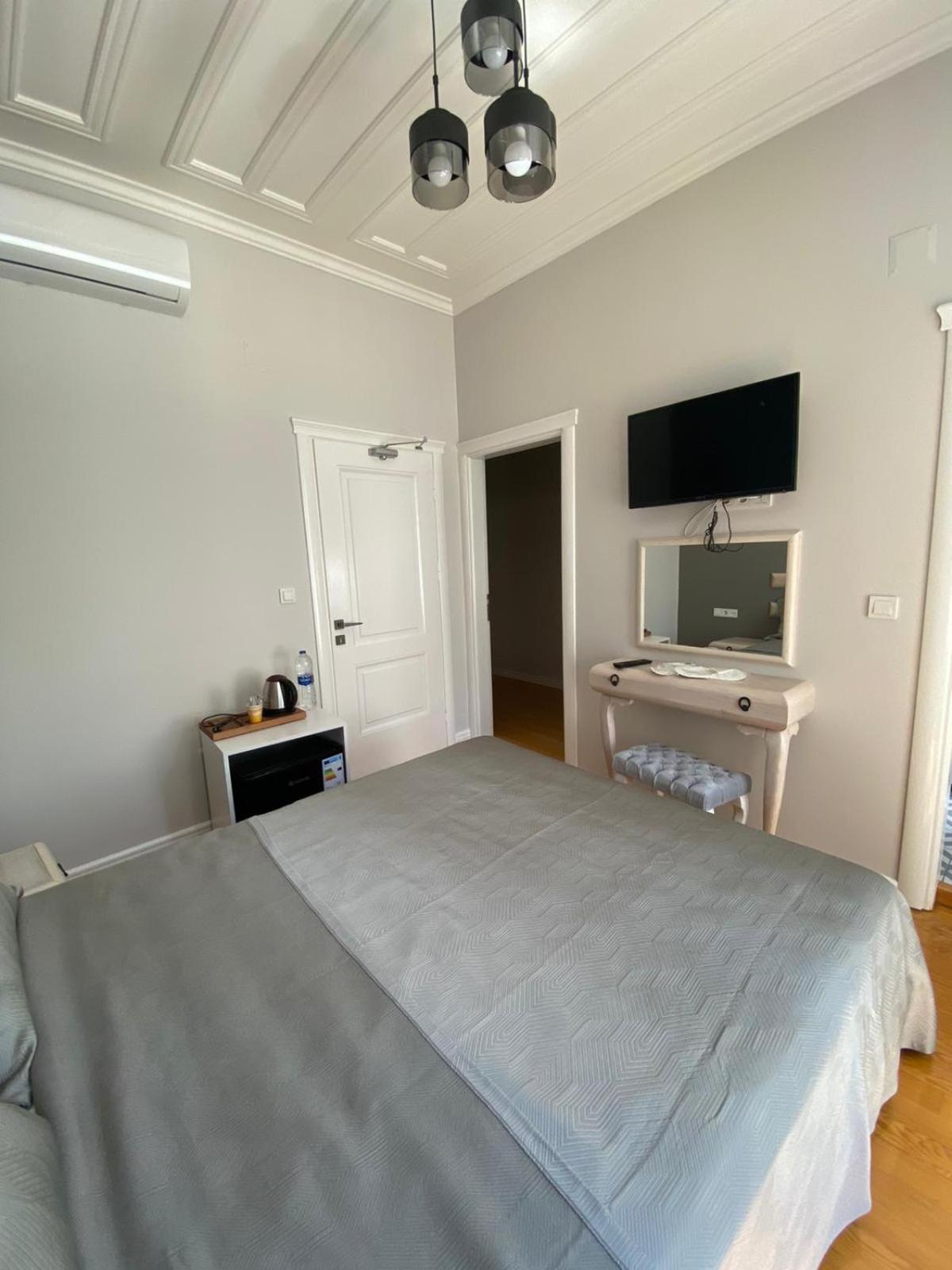 Triple Room with Bathroom photo 2