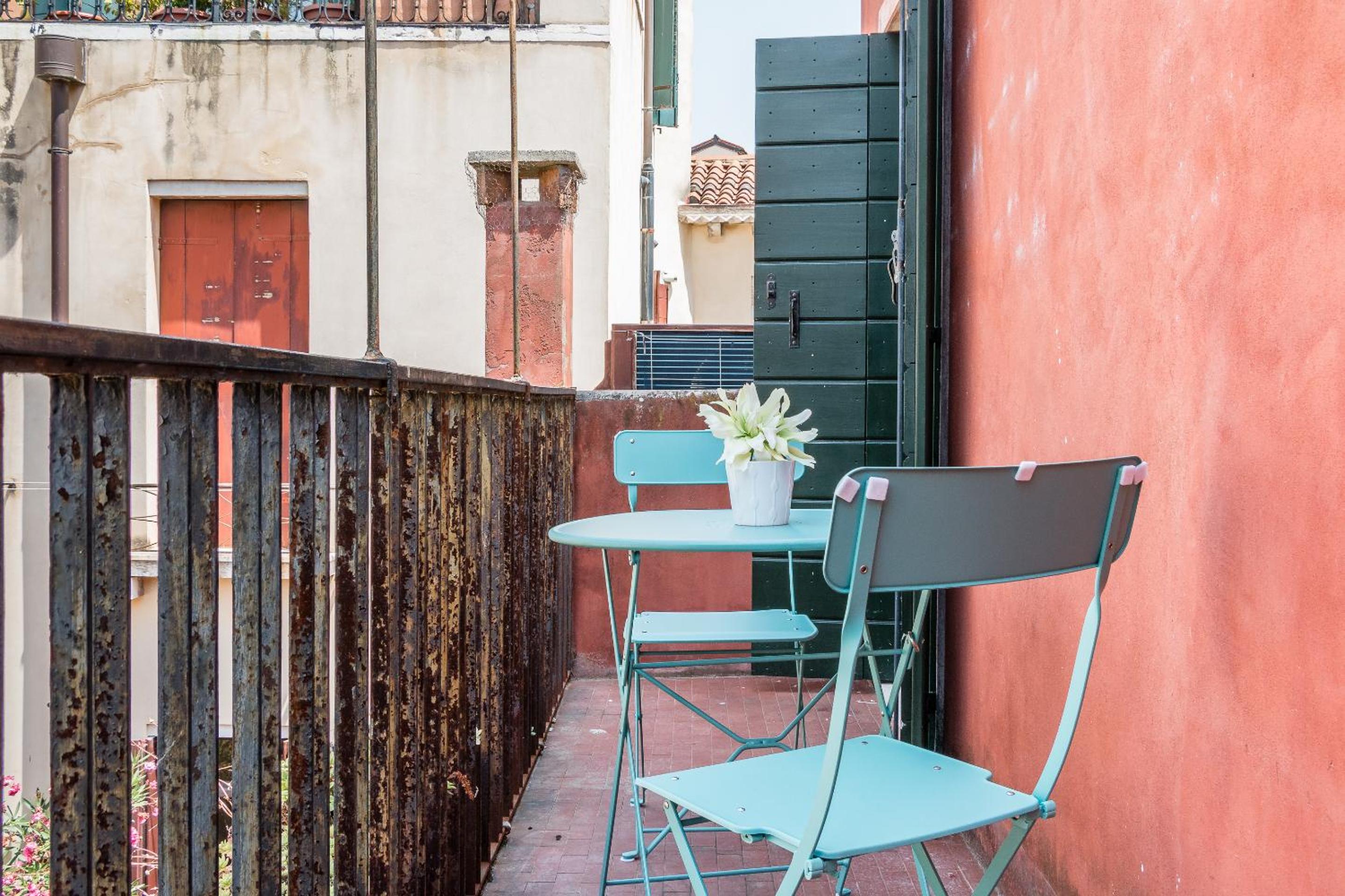 Apartment with Terrace photo 2