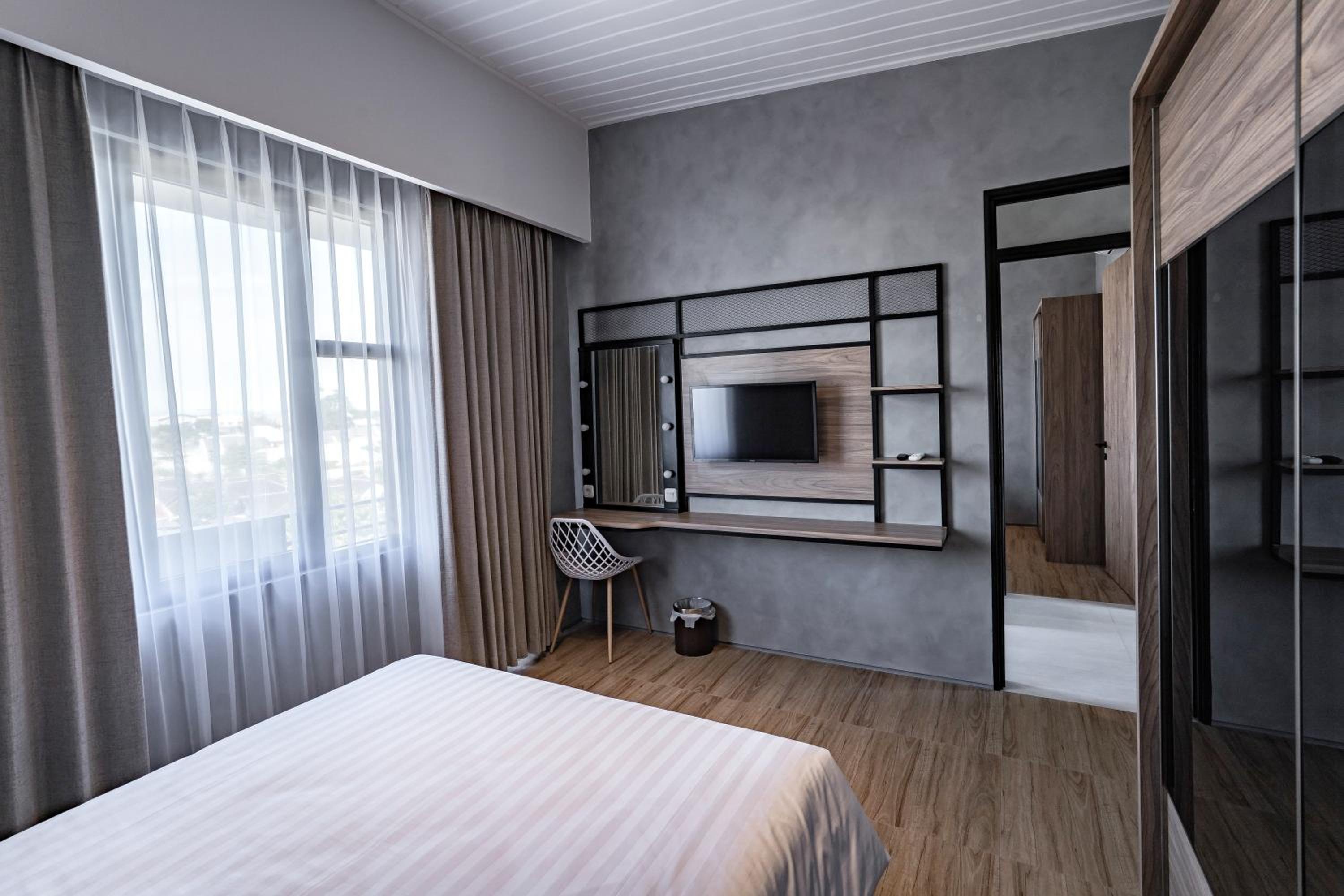 Suite - Photo 5