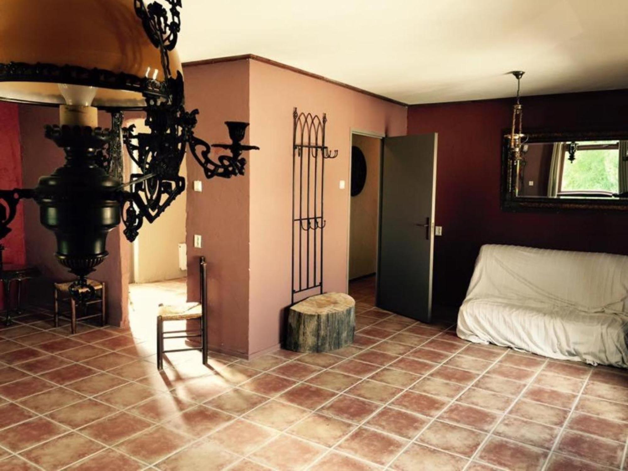 Family Room with Private Bathroom photo 3