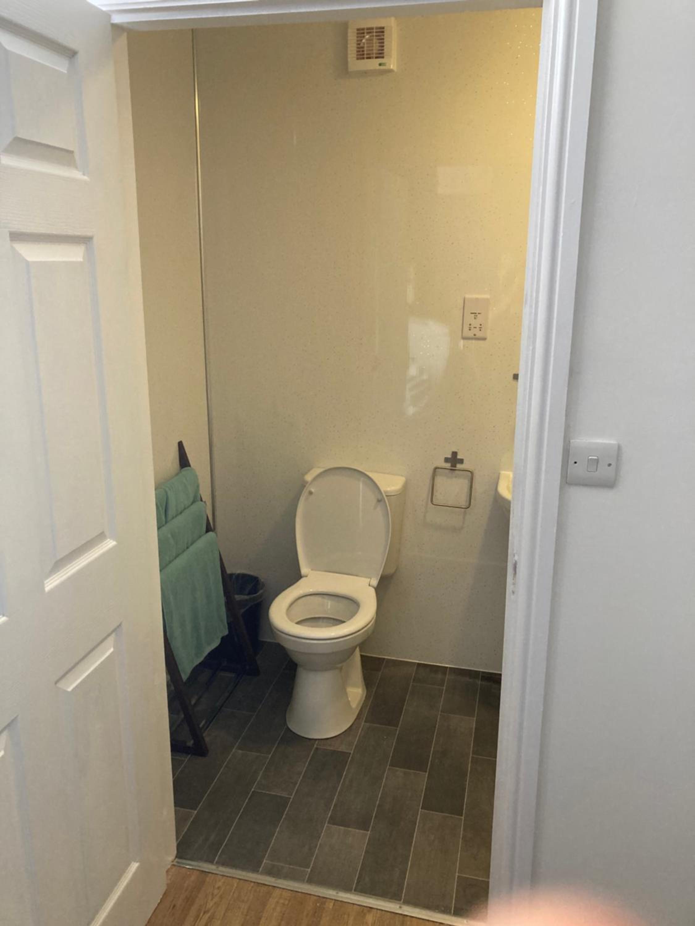 Deluxe Double Room with Shower photo 3