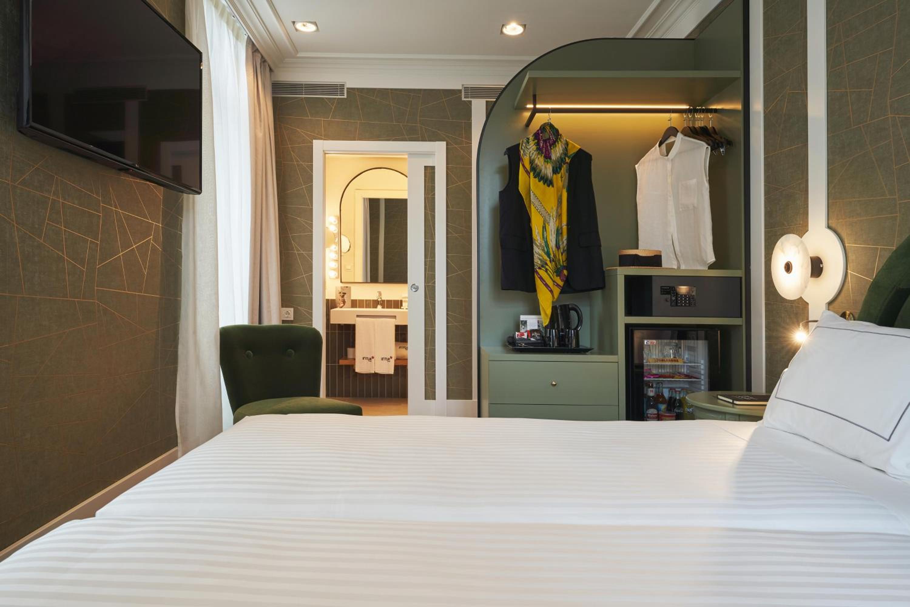 Twin Room with City View photo 3