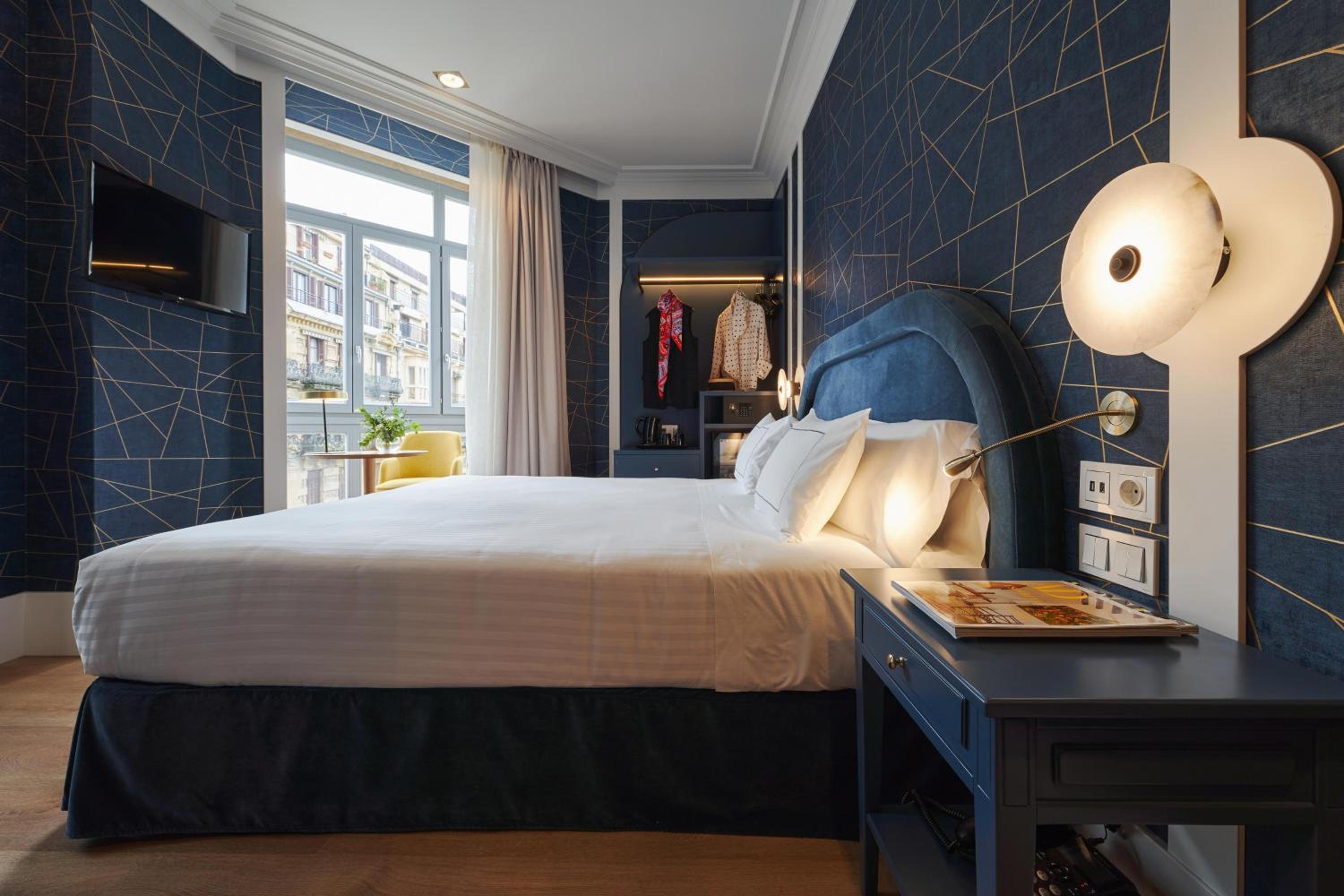 Twin Room with City View photo 2