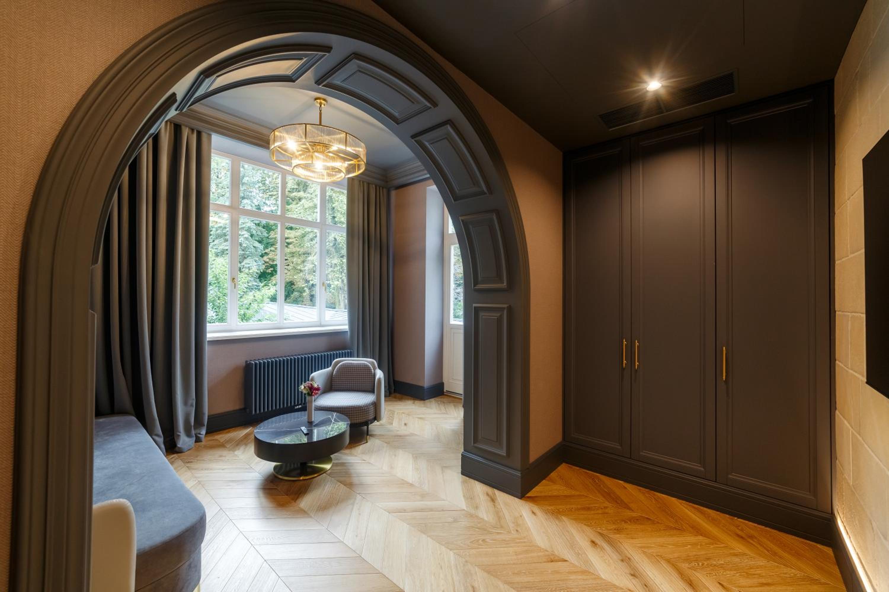 Suite - Photo 2
