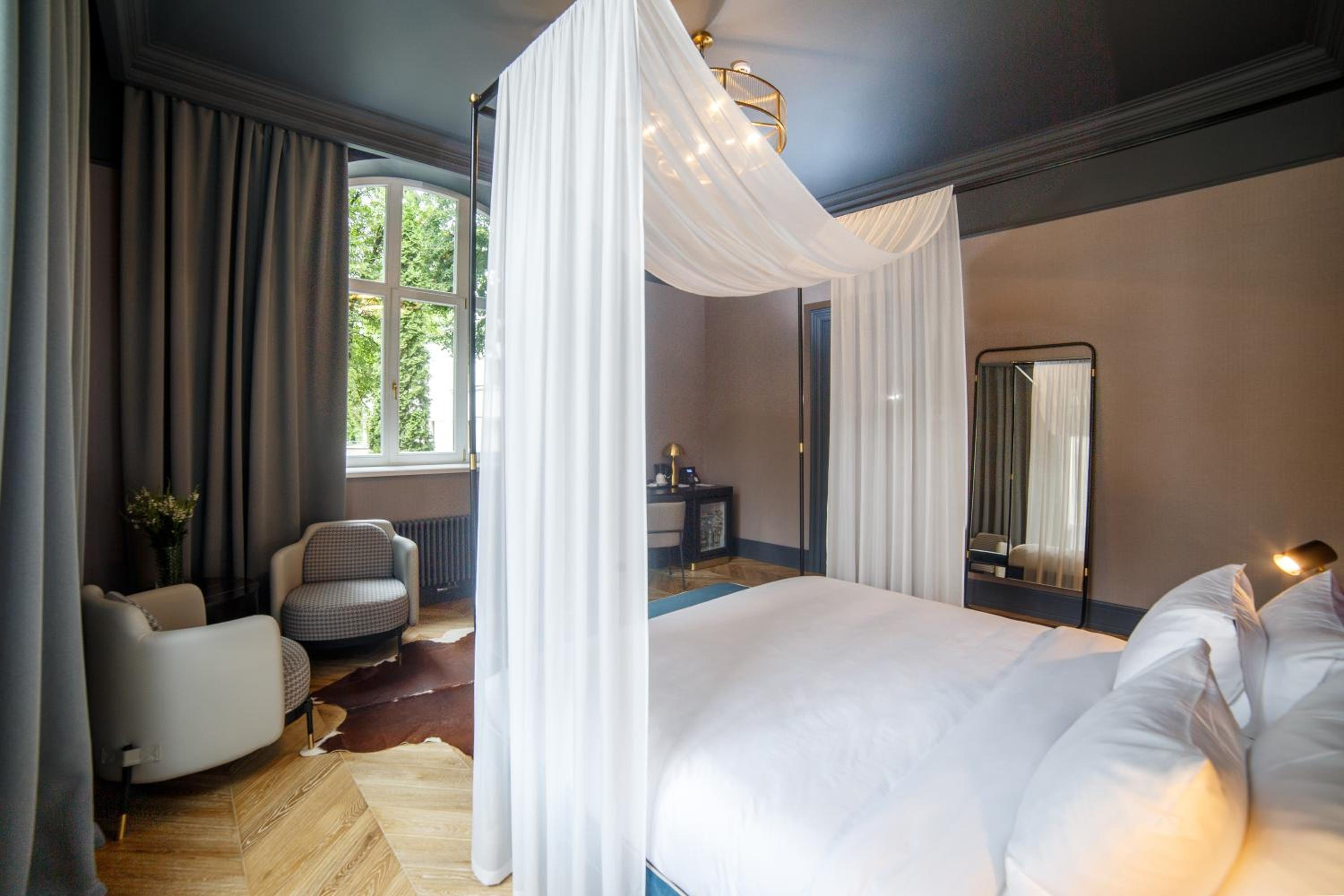 Suite - Photo 4