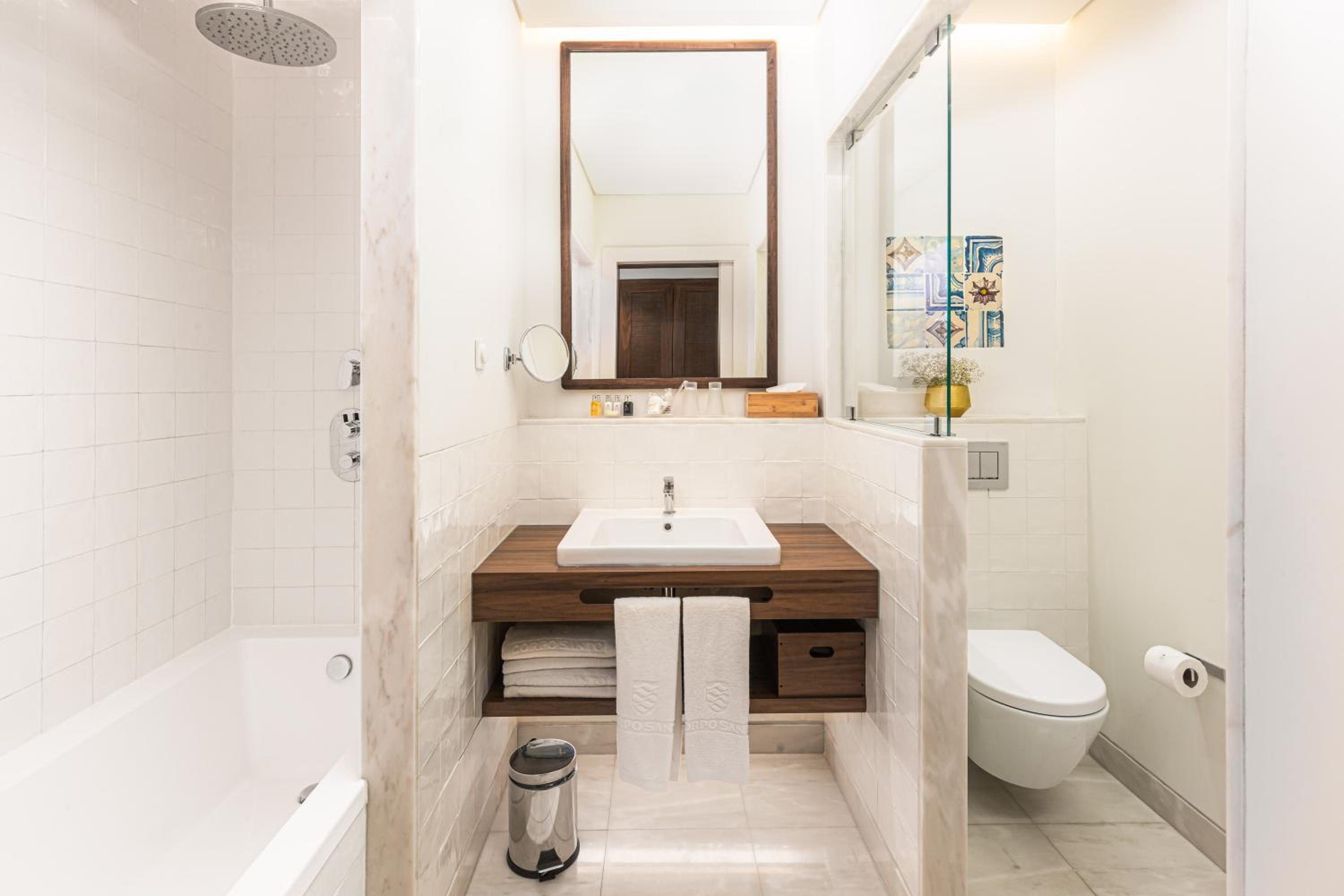 Superior Deluxe Double or Twin Room photo 2