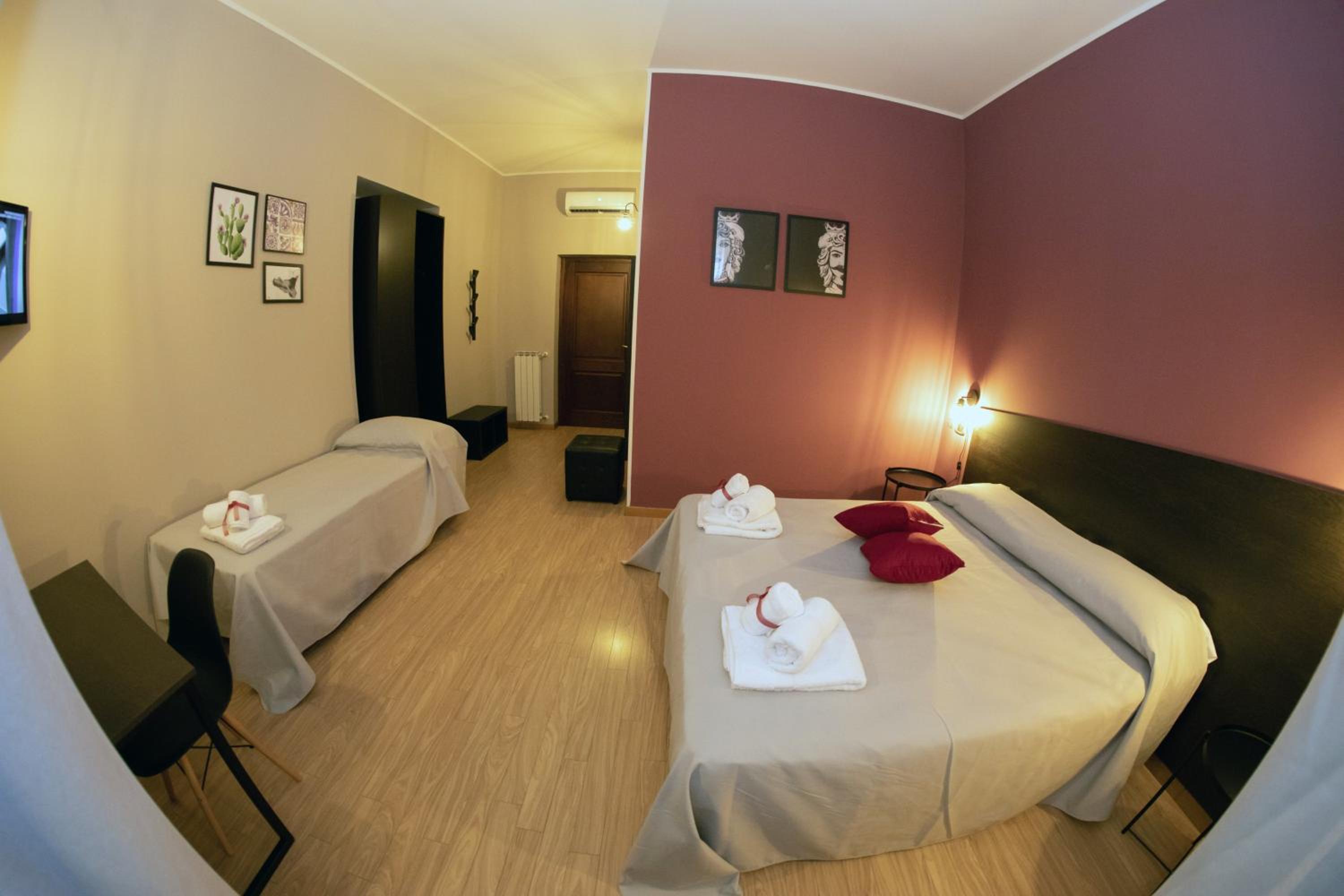 Triple Room - Photo 11