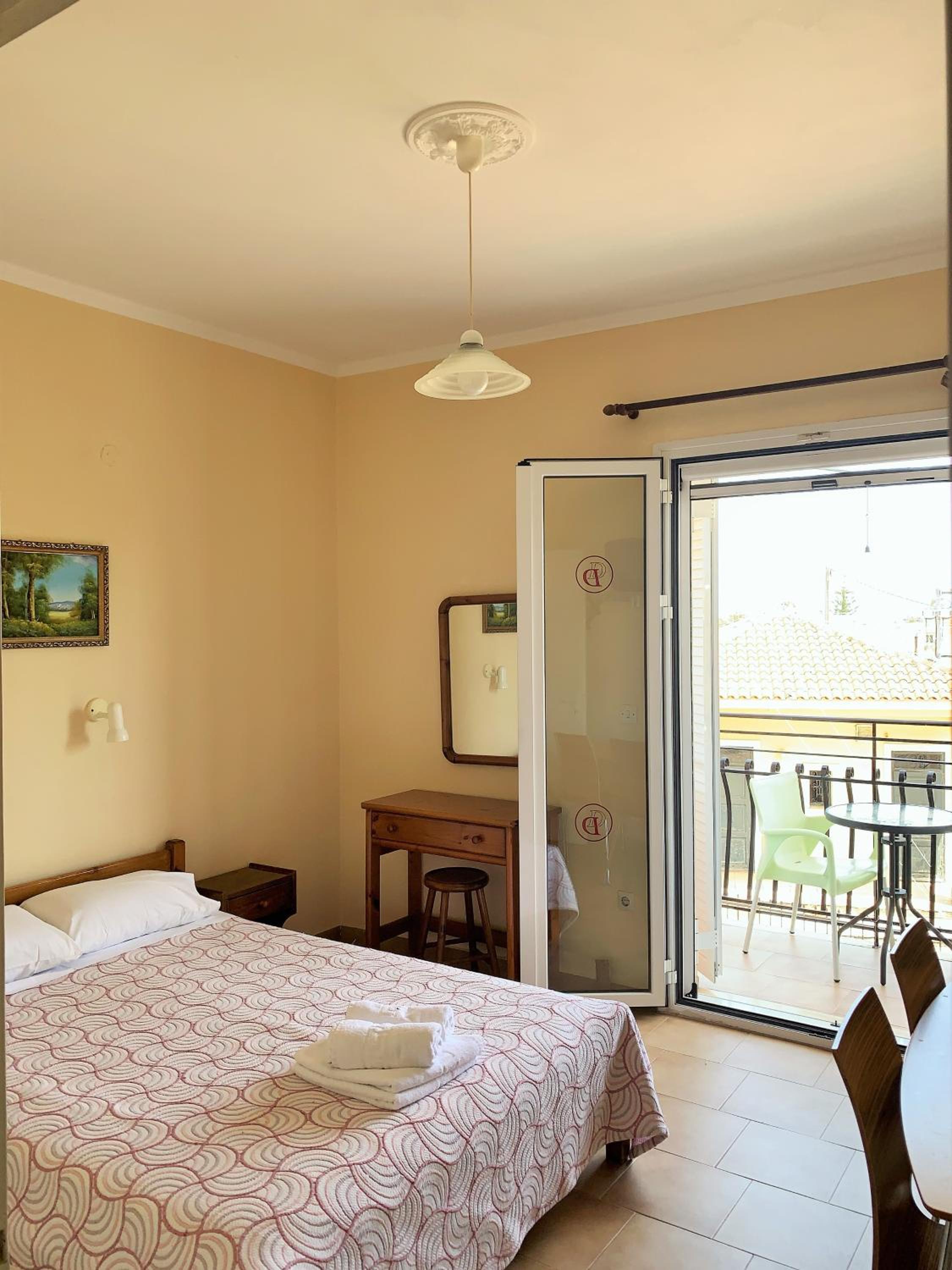 One-Bedroom Apartment with Sea View and Balcony photo 1