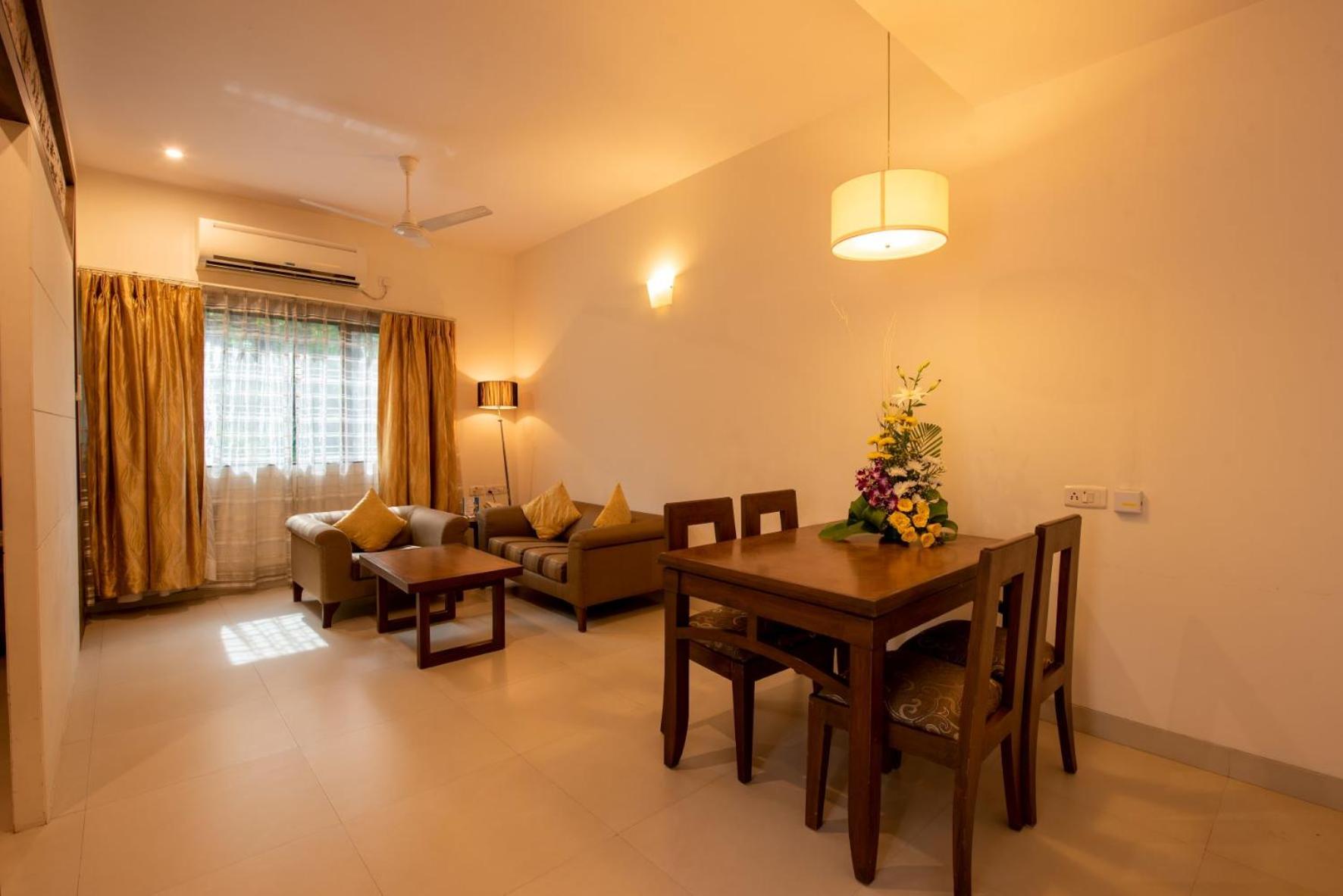 Deluxe Suite - Photo 11