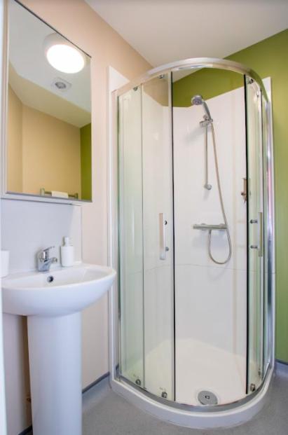 Family Room with Private Bathroom photo 3