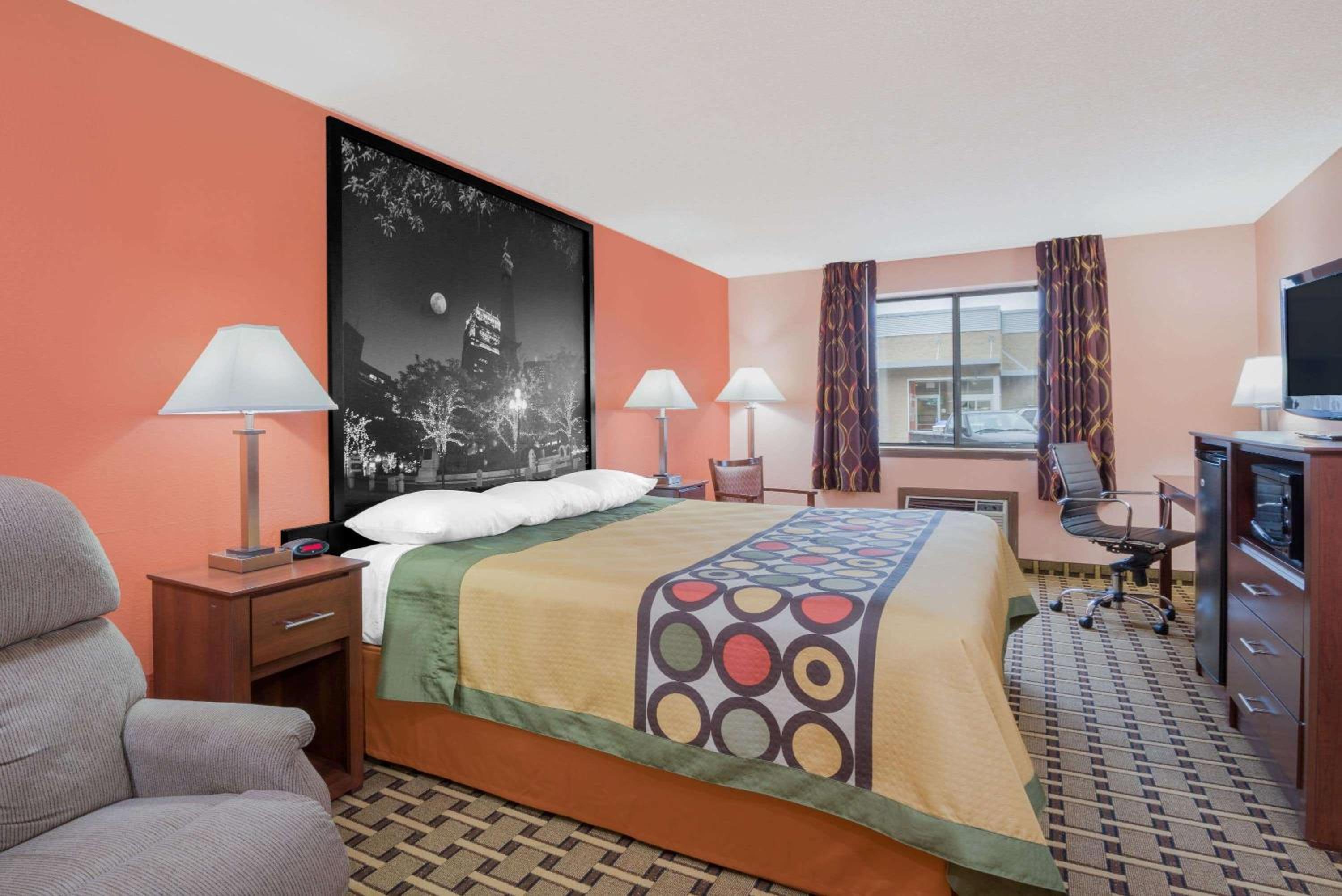 King Suite - Non-Smoking - Photo 1