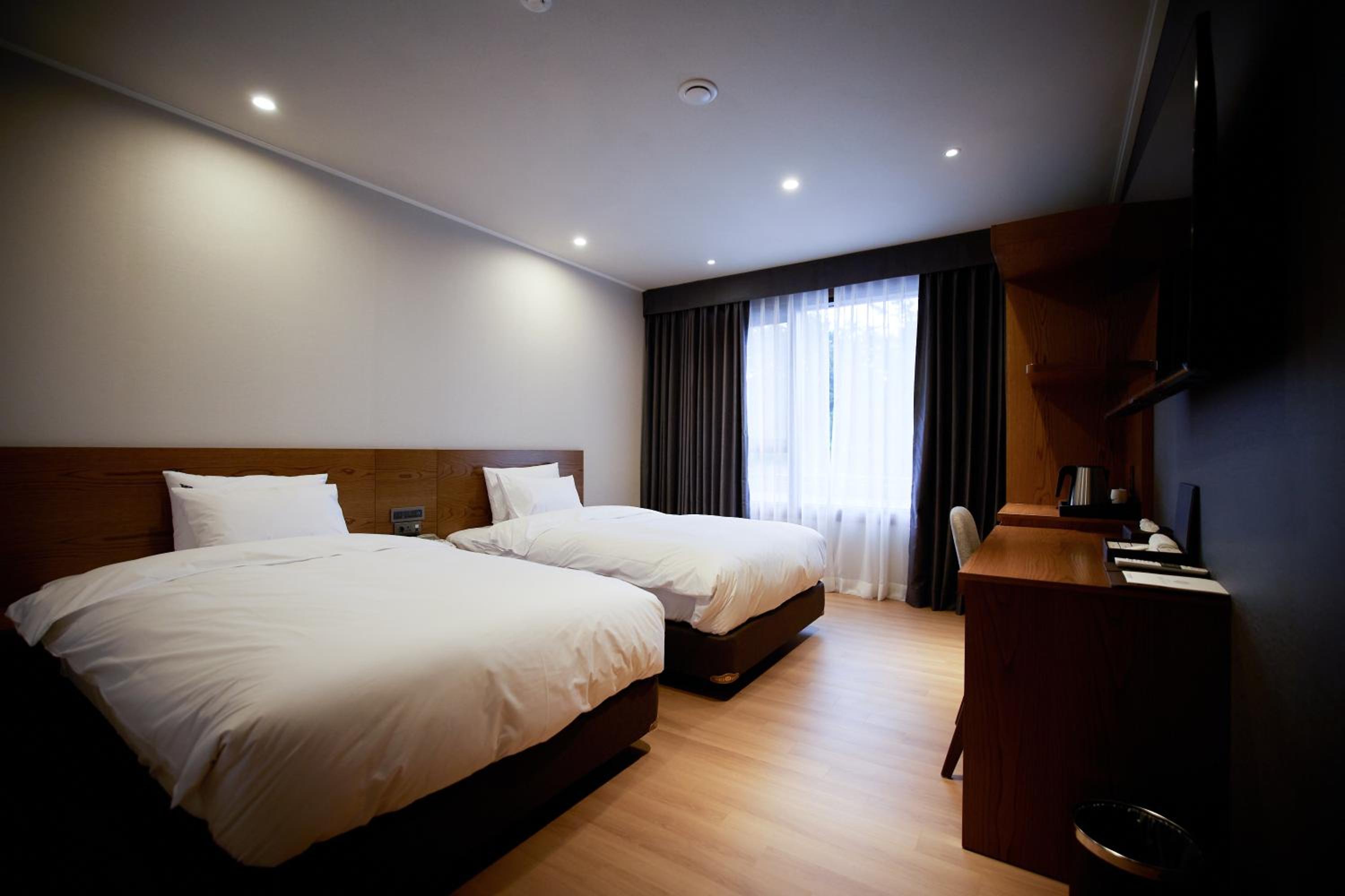 Deluxe Twin Room - Photo 1
