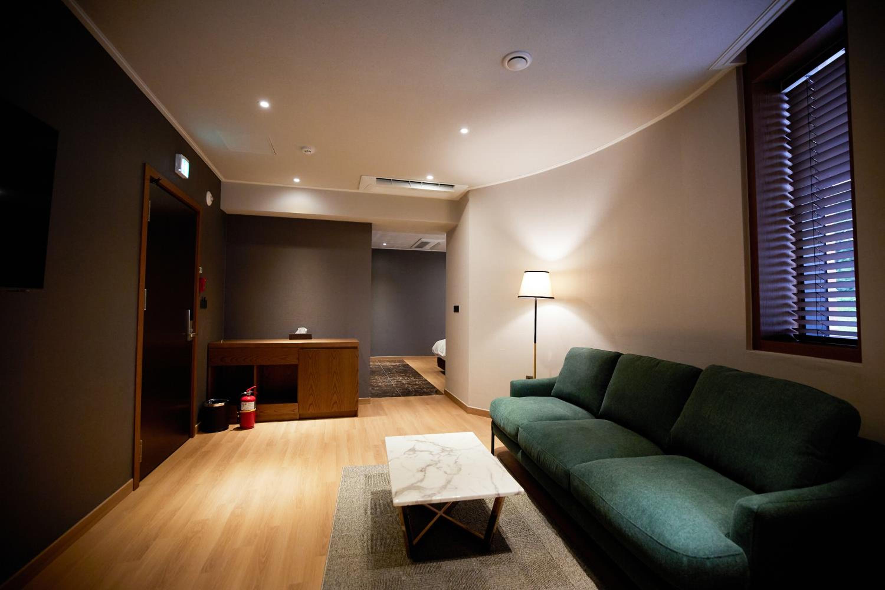 Suite - Photo 4