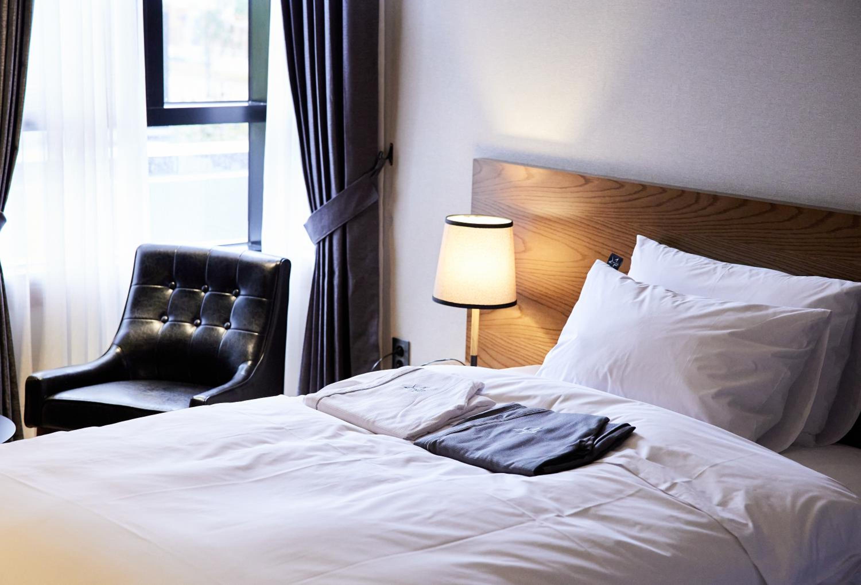 Suite - Photo 1