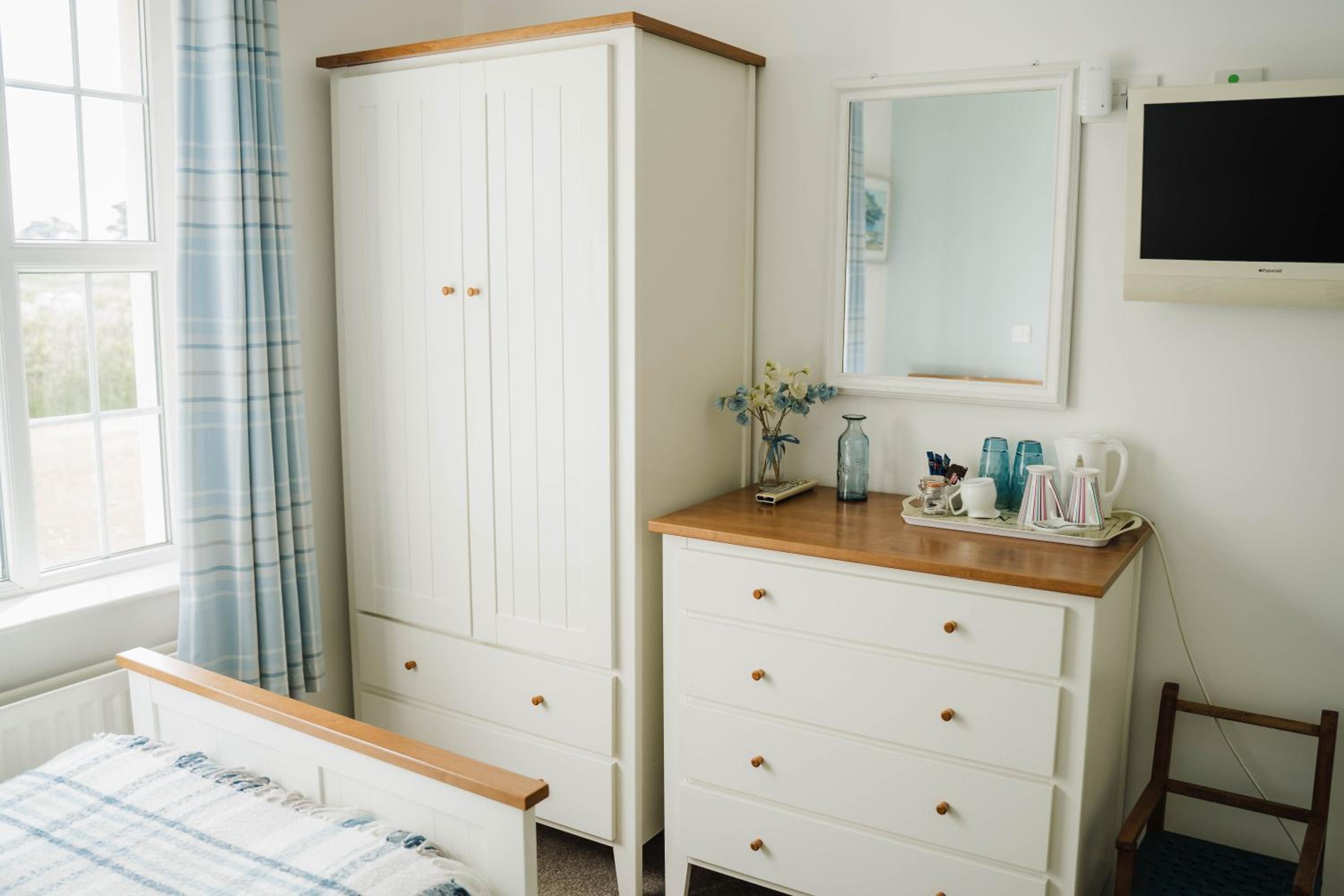 Twin Room with Bathroom photo 3