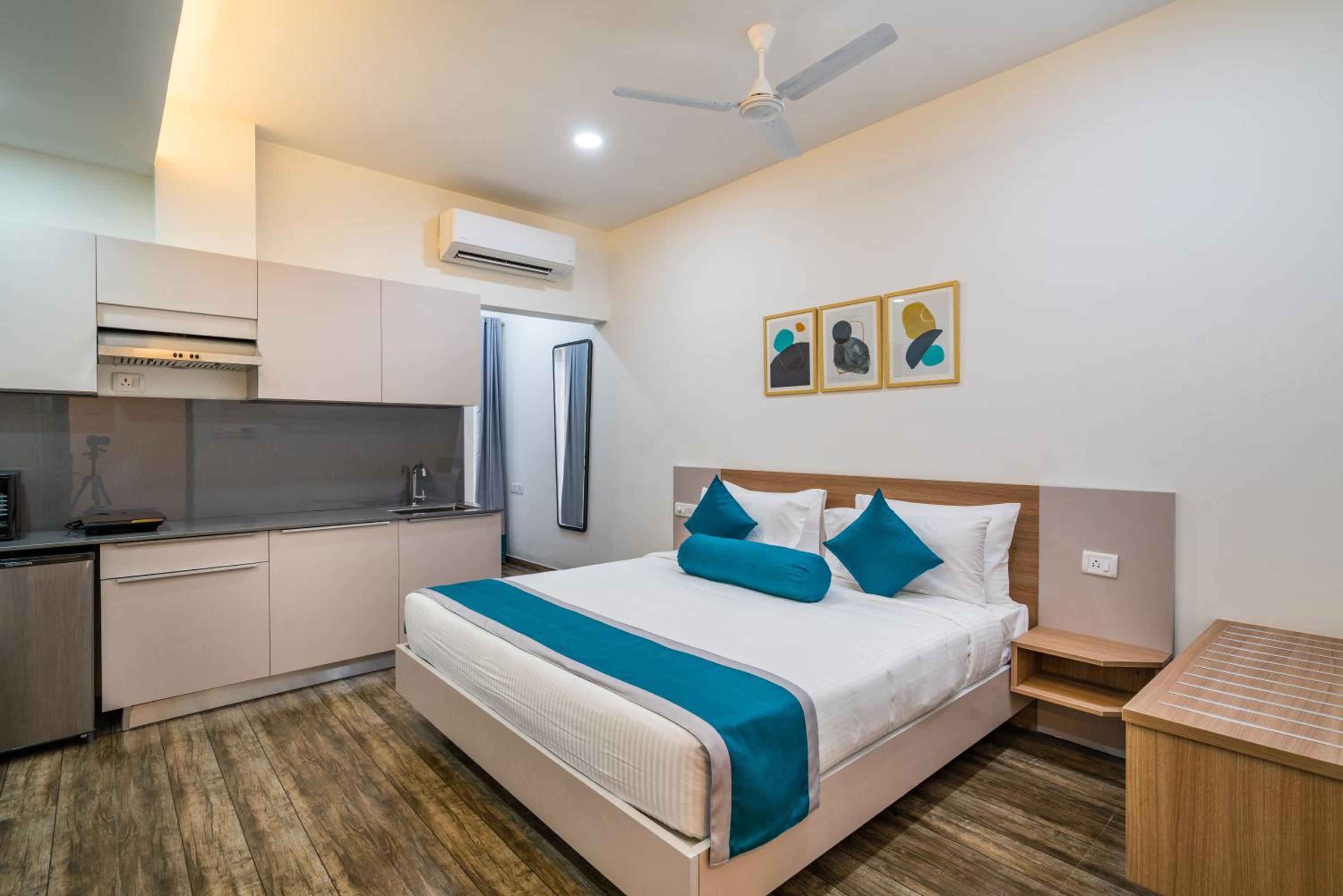 Studio Supreme