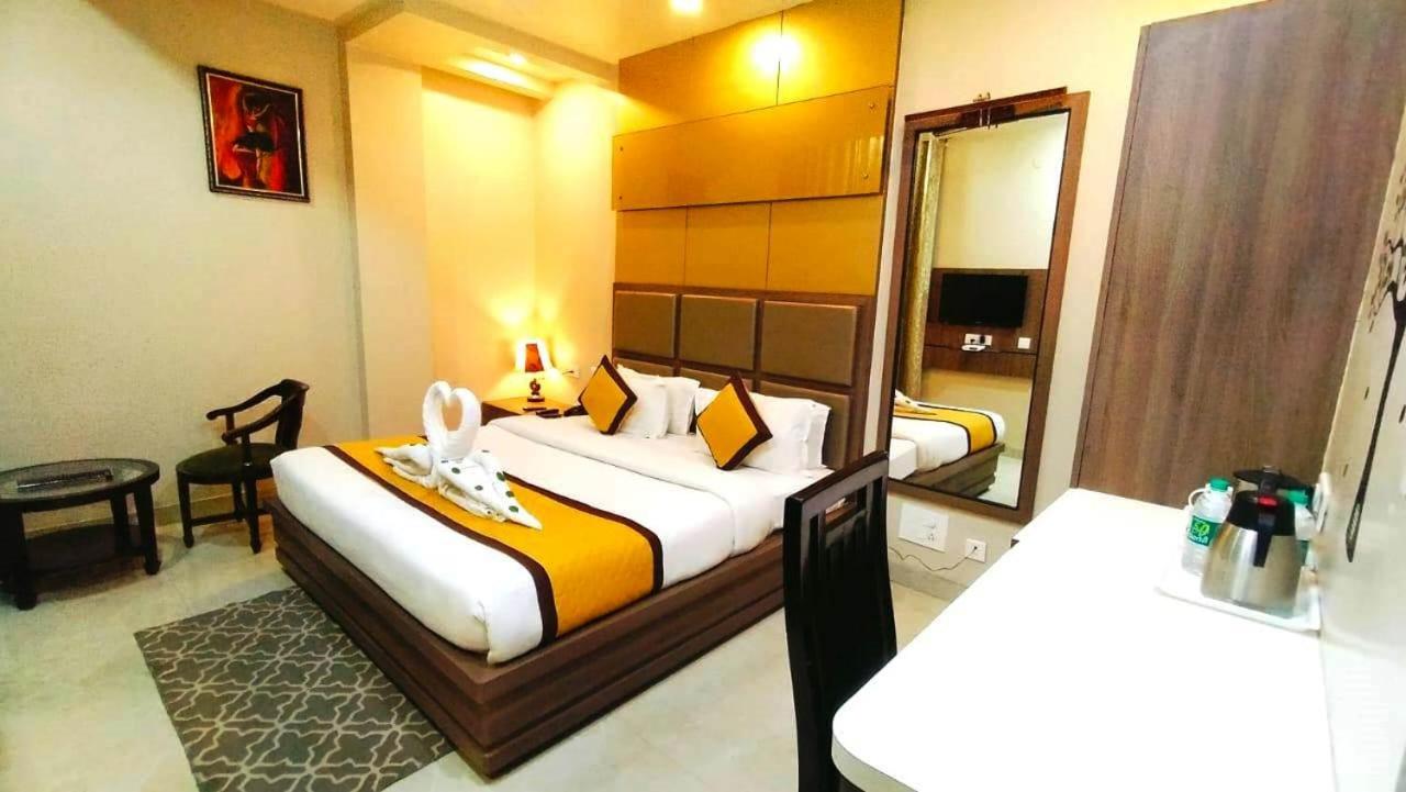 Deluxe Double Room (Free early check in at 8am)