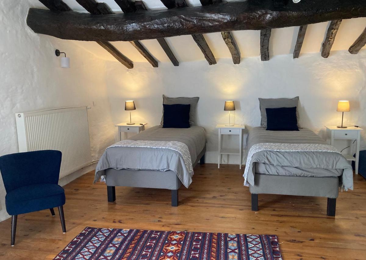Triple Room with Private Bathroom - Photo 3