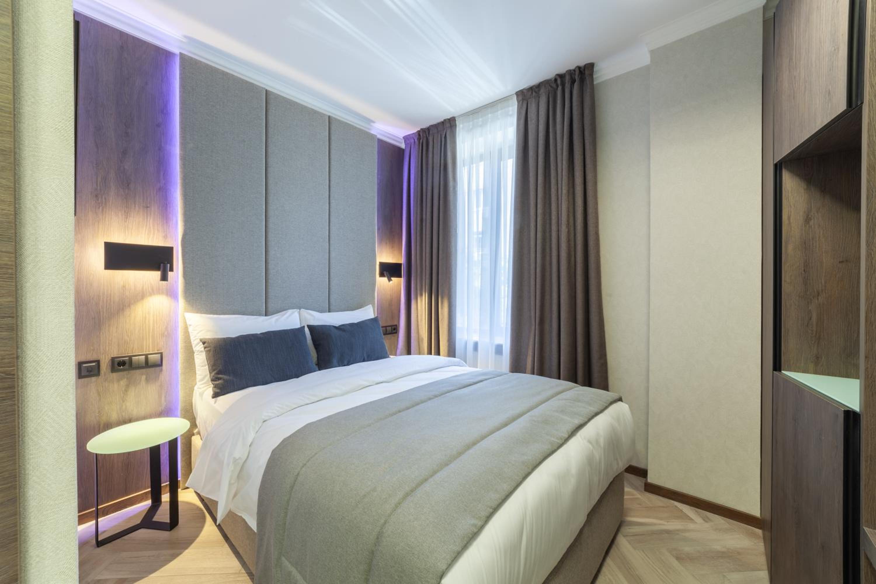 Small Double Room - Photo 1