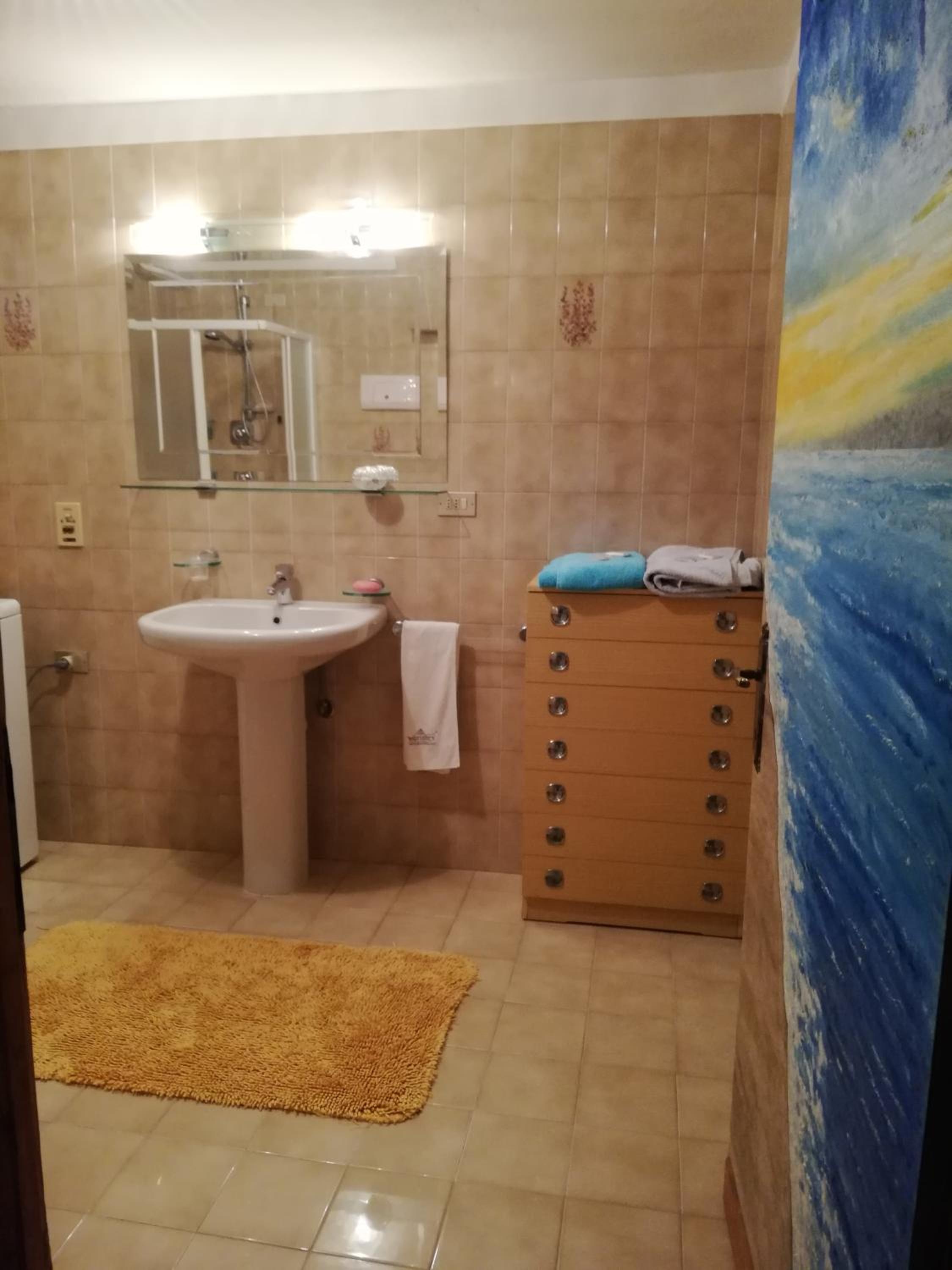 Triple Room with Private Bathroom - Photo 10