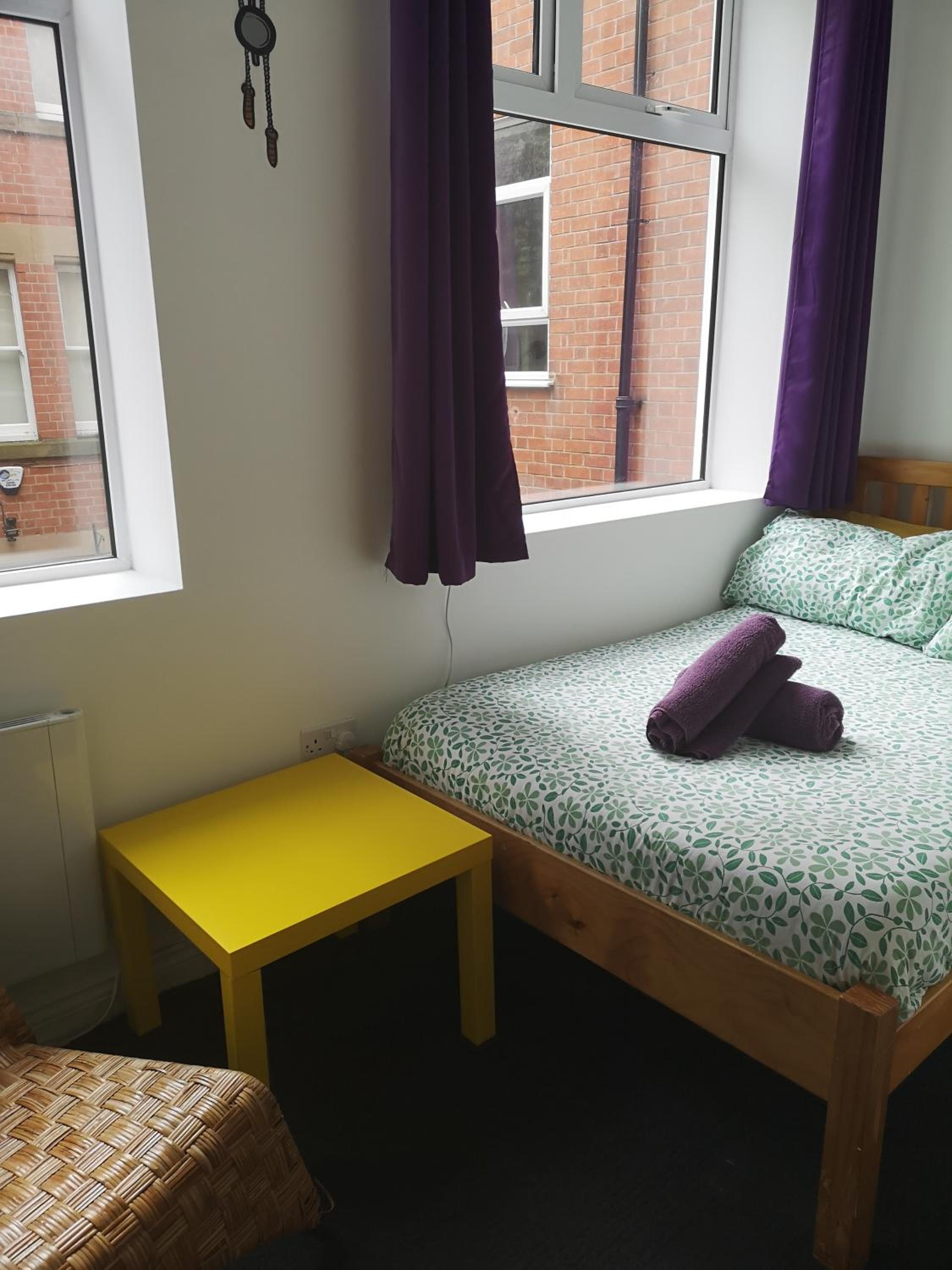 Small Double Room - Shared Bathroom photo 2