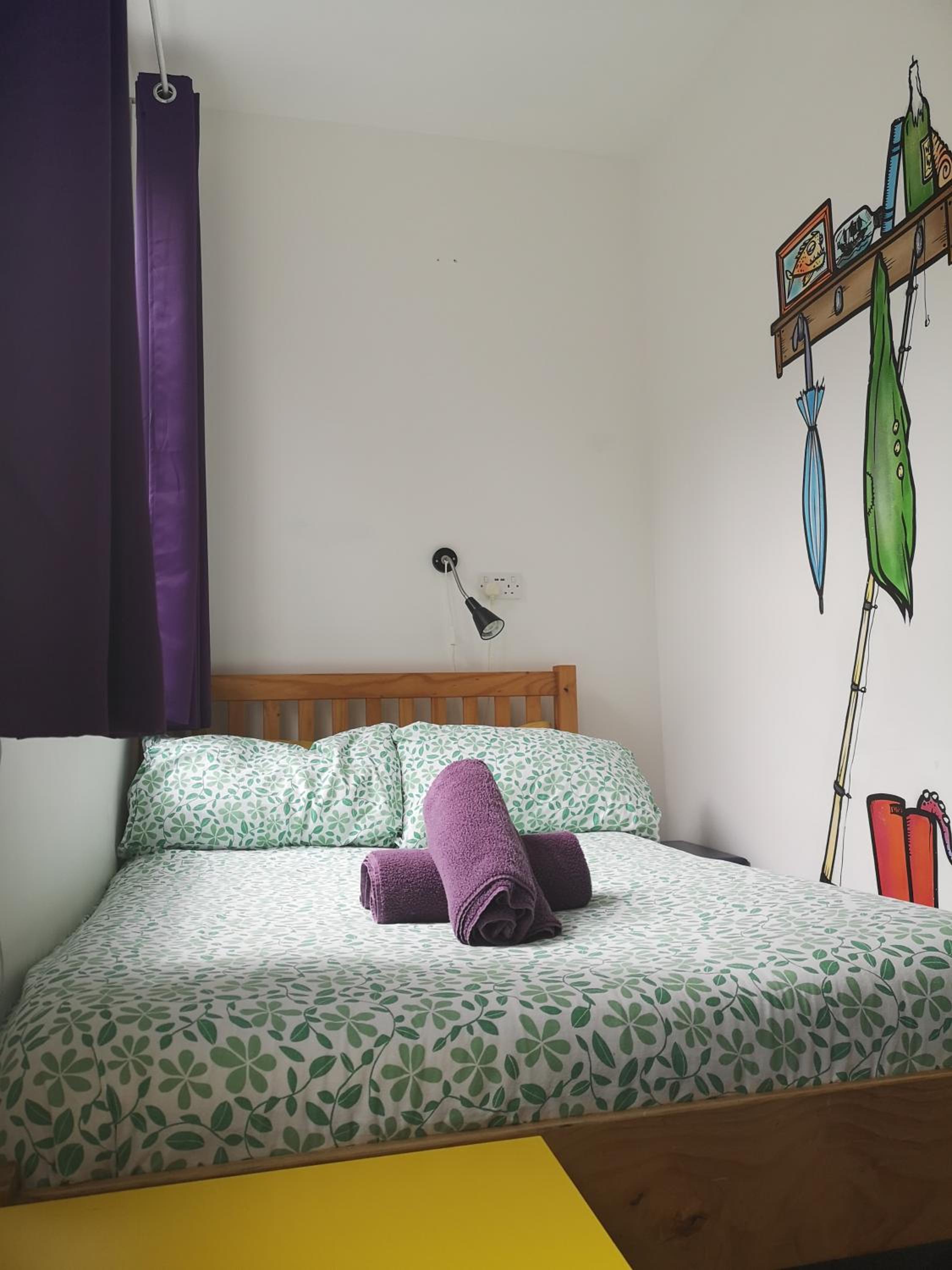 Small Double Room - Shared Bathroom photo 1