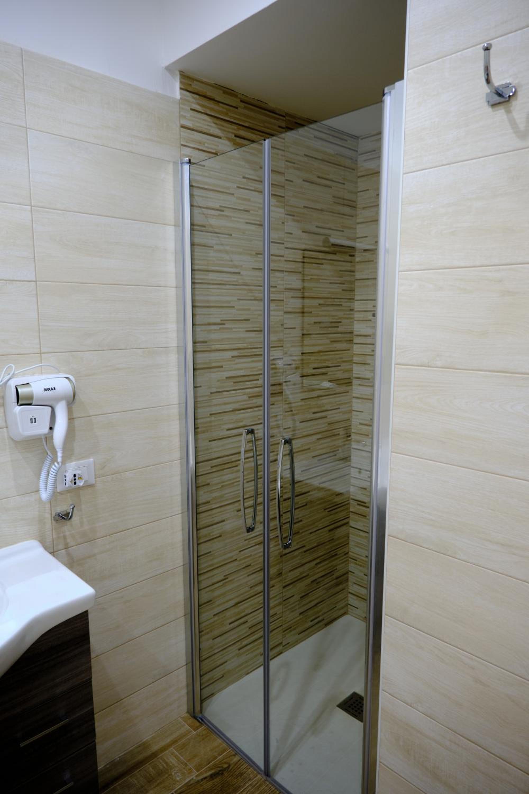 Comfort Triple Room - Photo 9