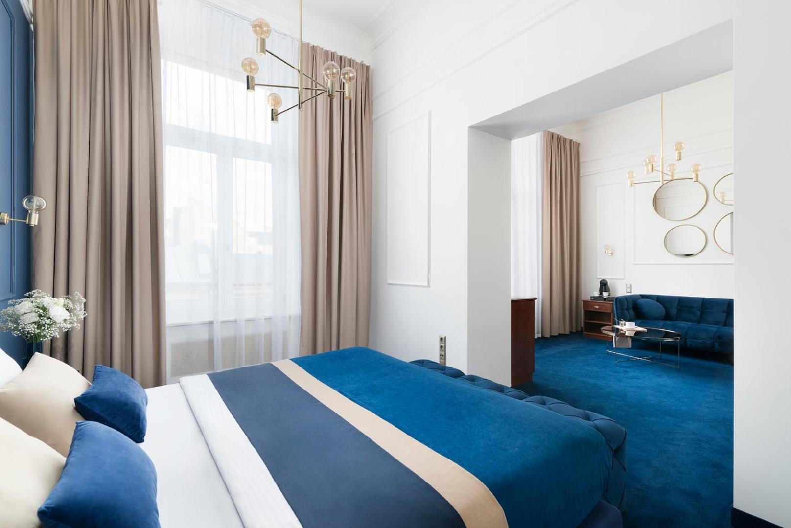 Junior Suite with Balcony