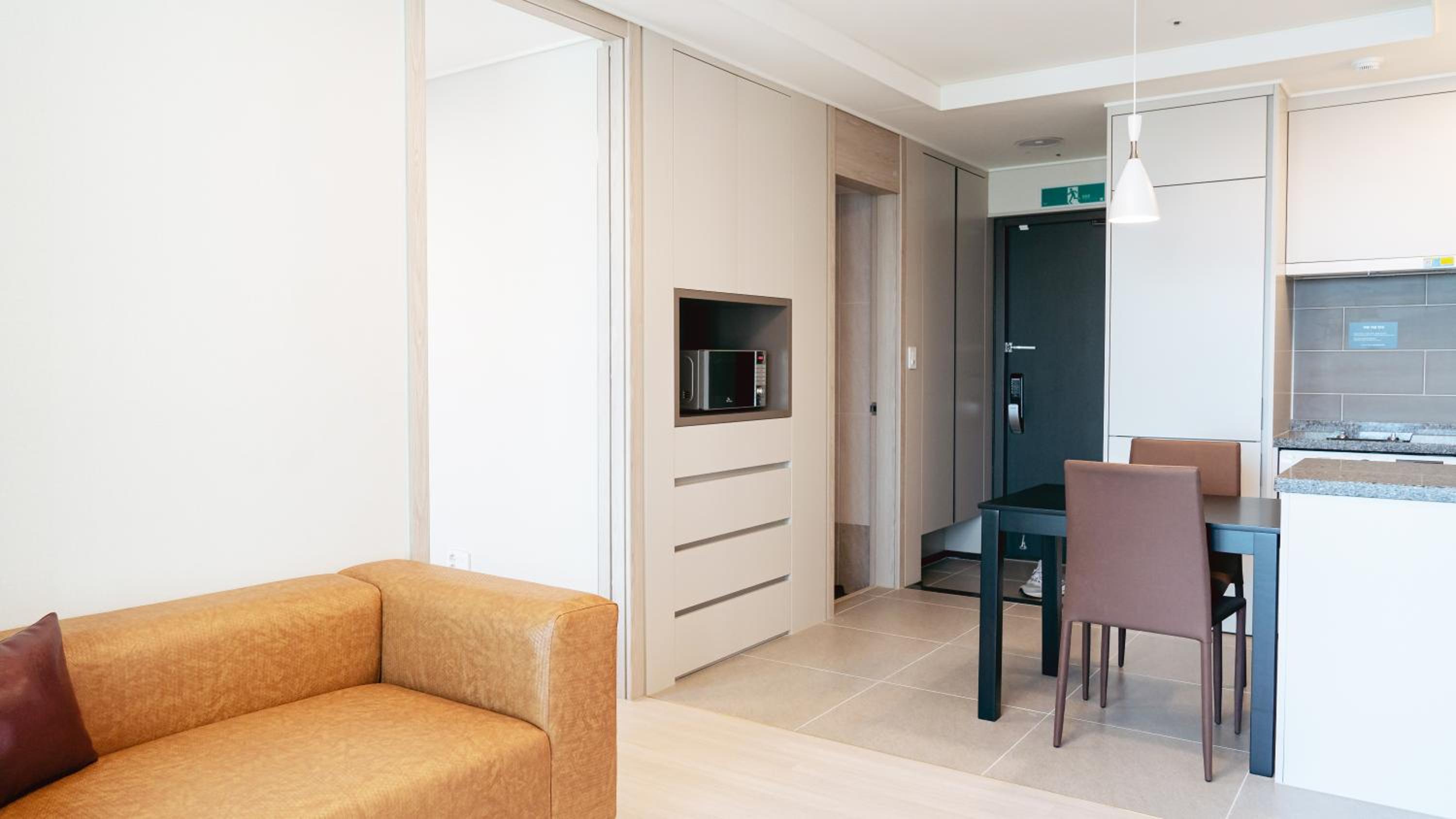 Deluxe Suite - Photo 12