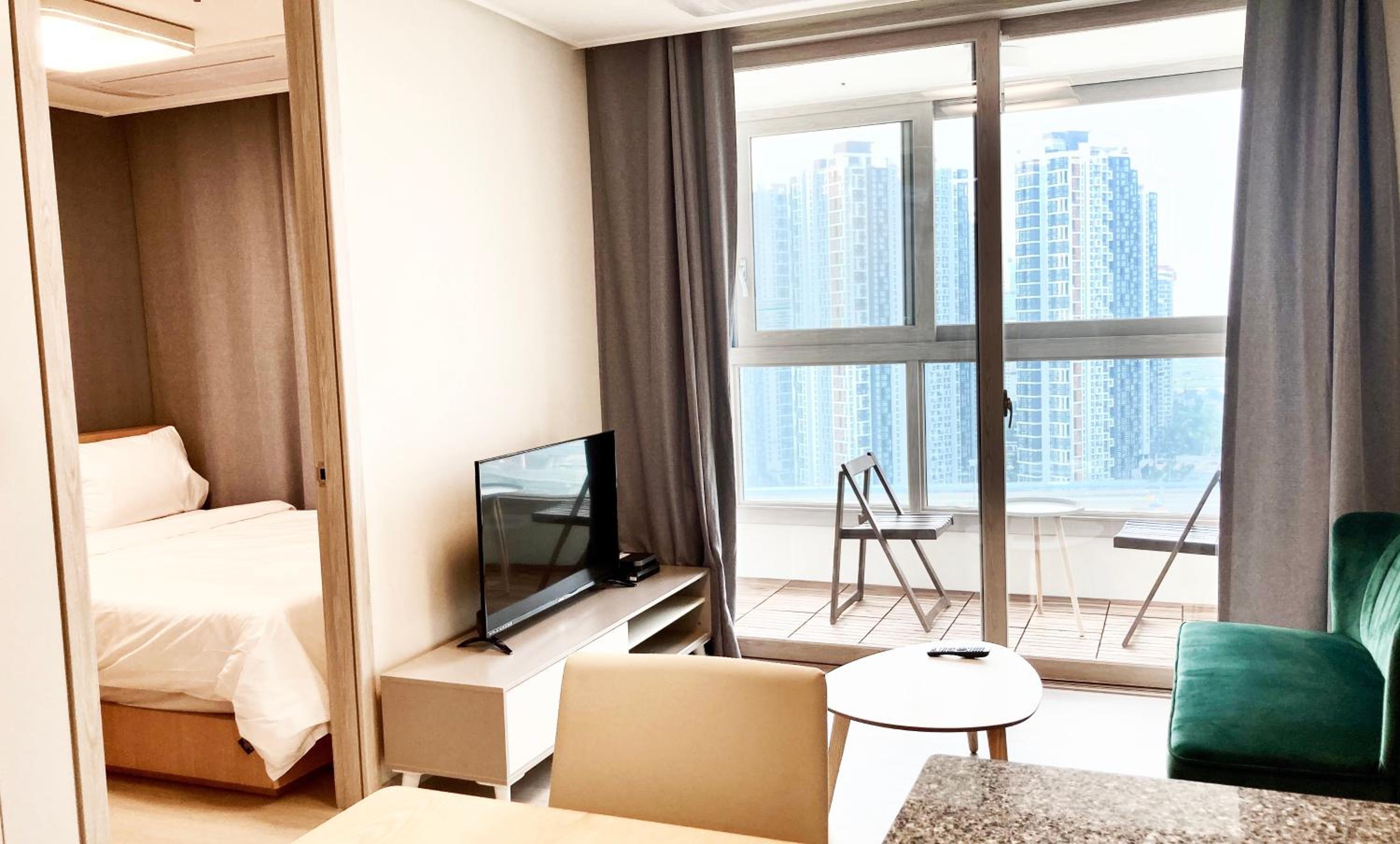 Deluxe Suite - Photo 15
