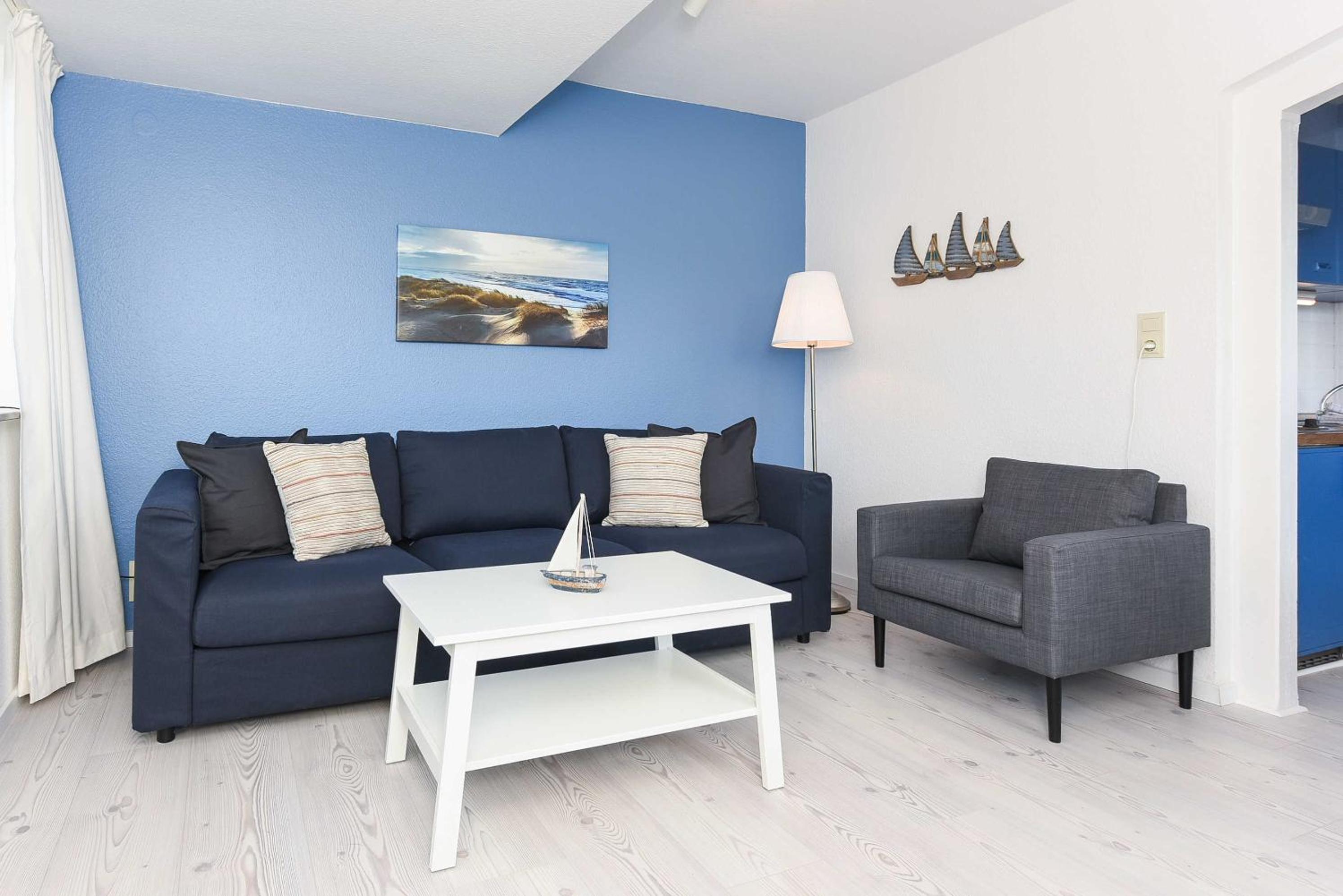 Apartment with Balcony photo 1