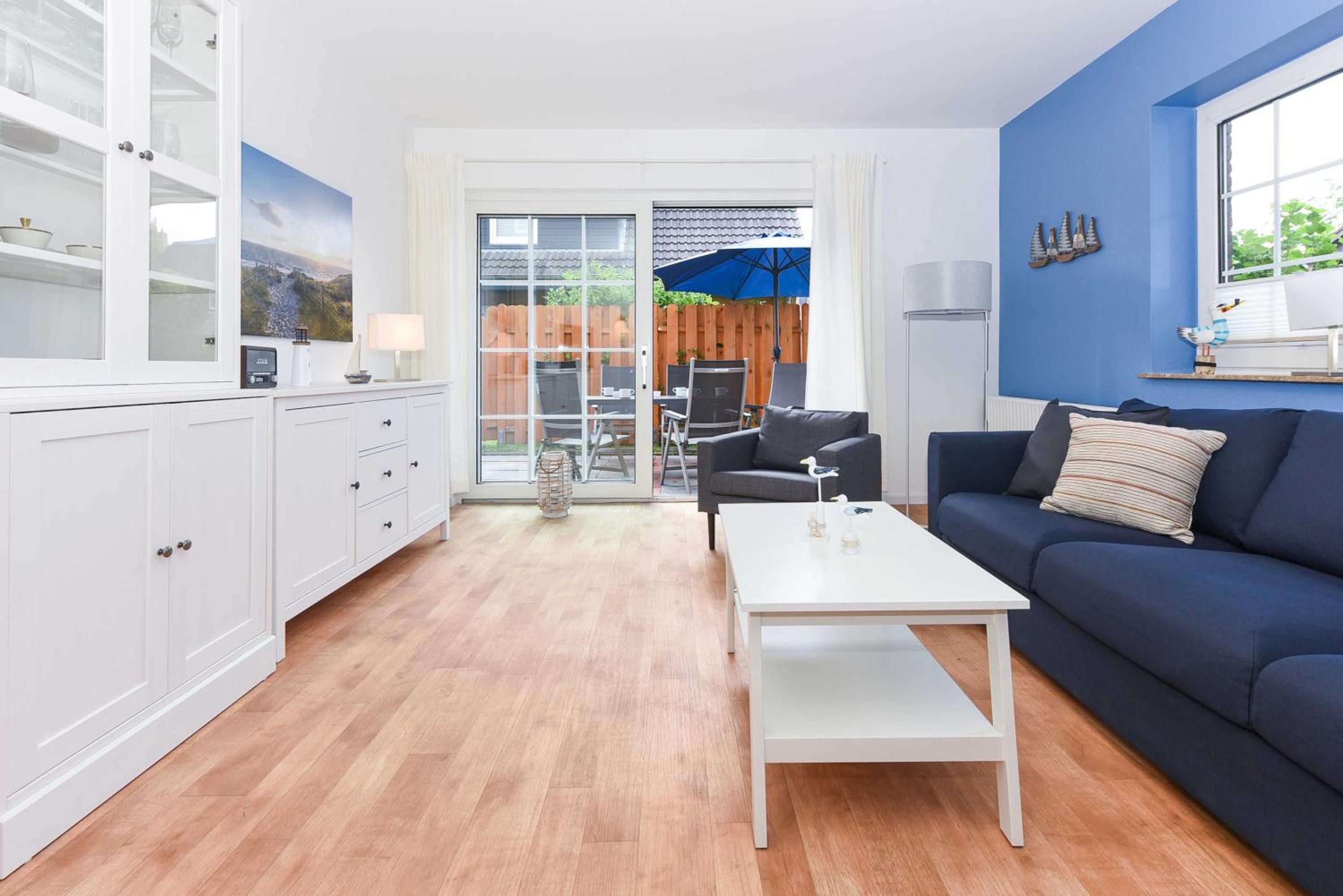 Apartment with Terrace photo 2