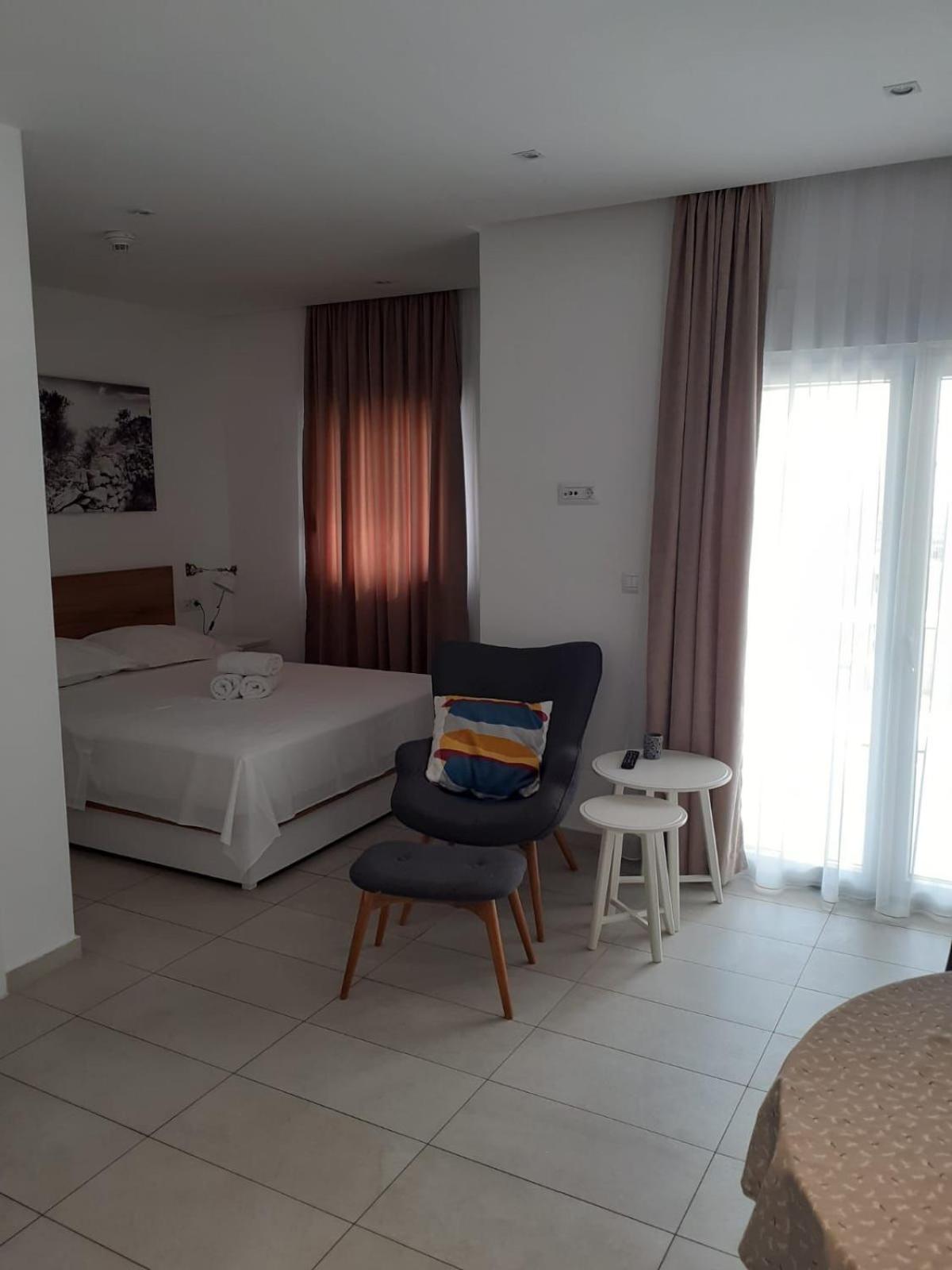 Studio apartment with a balcony photo 1