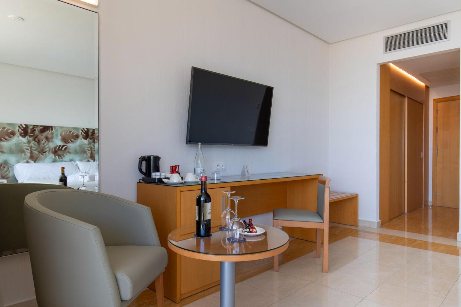 Habitación Doble o con Dos Camas Superiores con Terraza (3 Adultos)