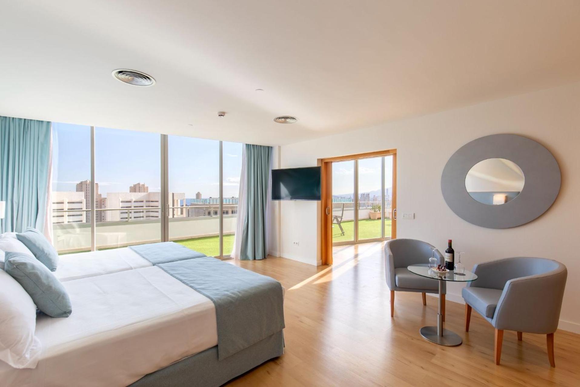 Grand Deluxe Double Room (1 Adult) photo 2