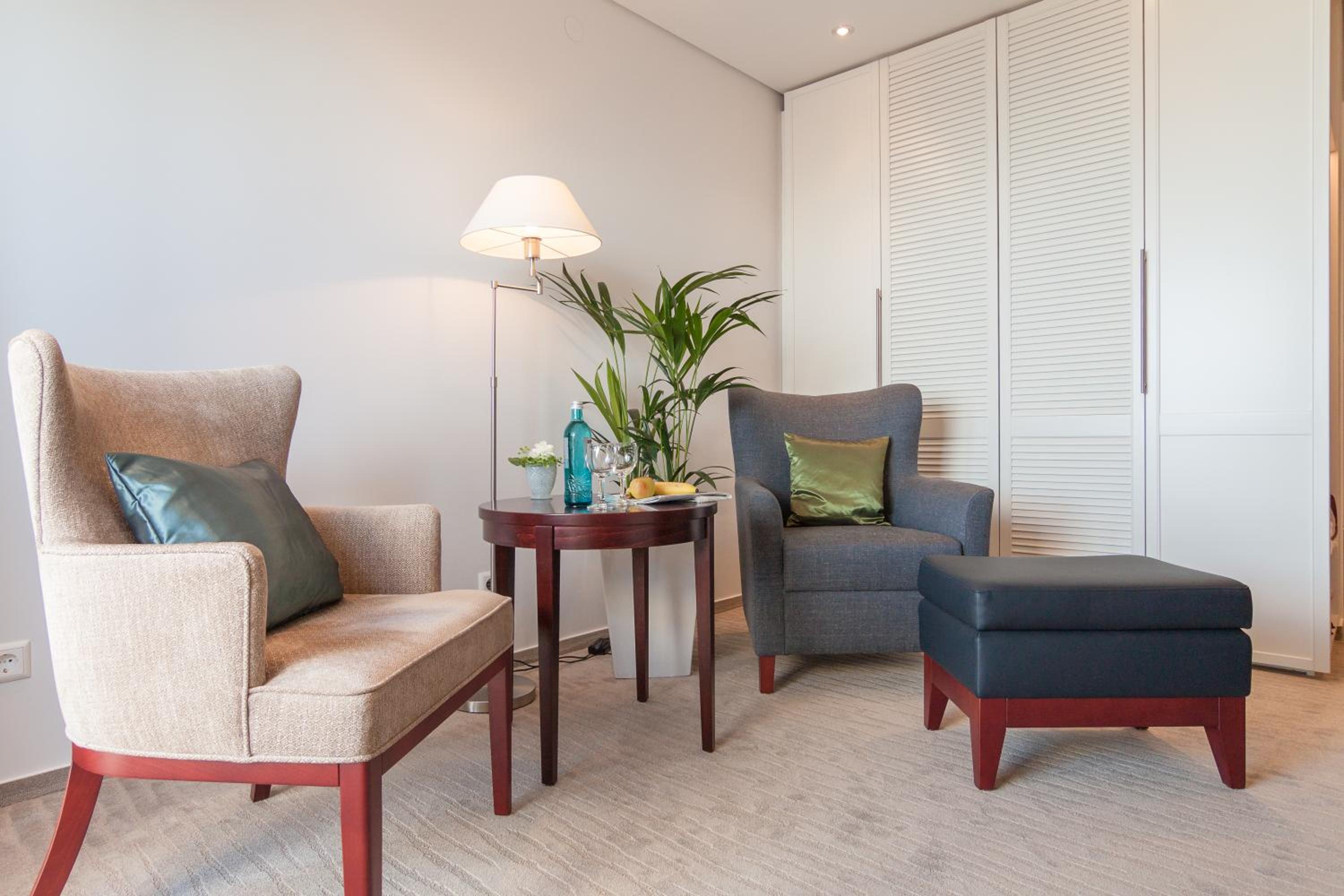 Double Room with Lake View - Photo 4