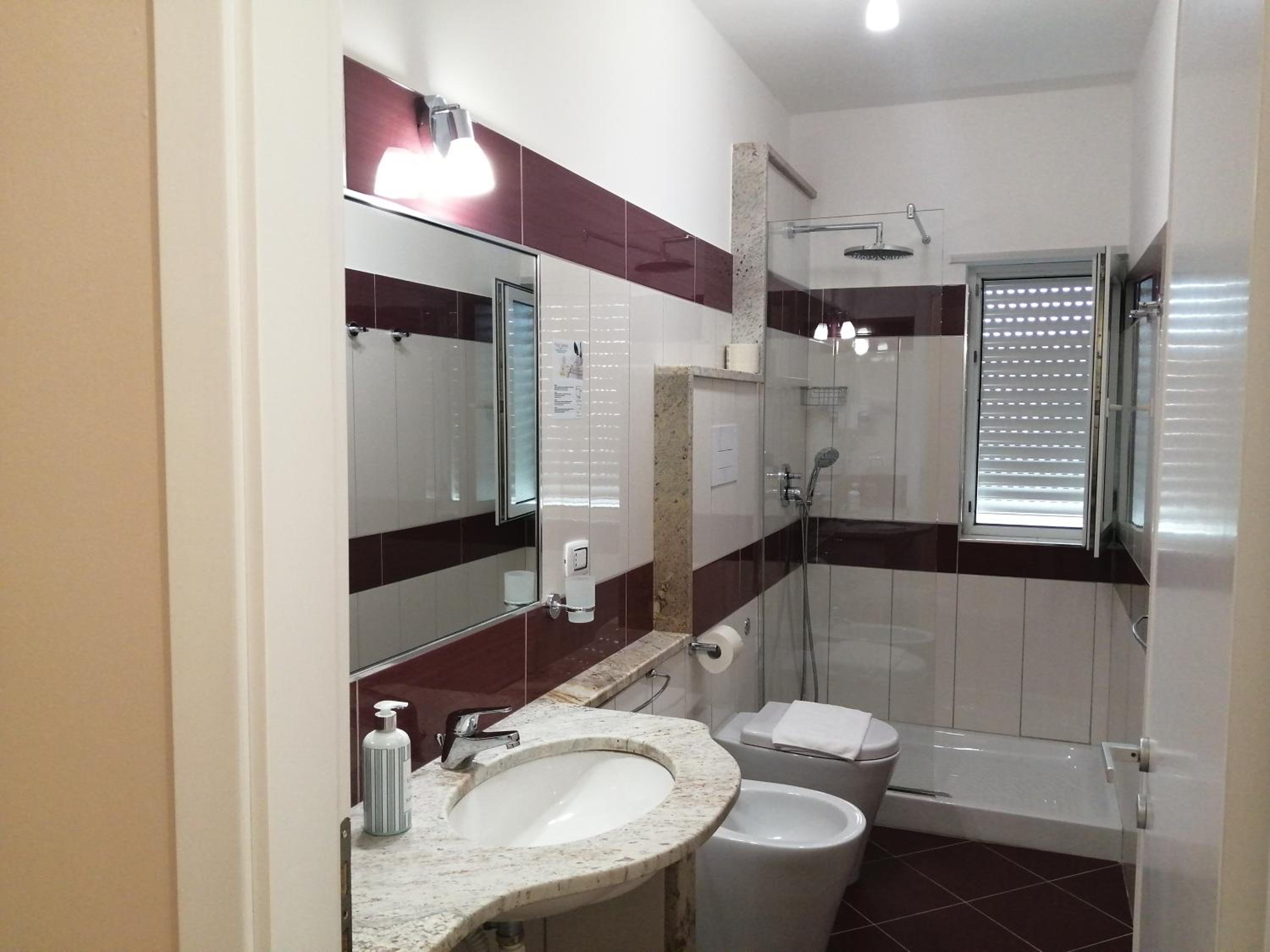 Two-Bedroom Apartment with Balcony photo 3