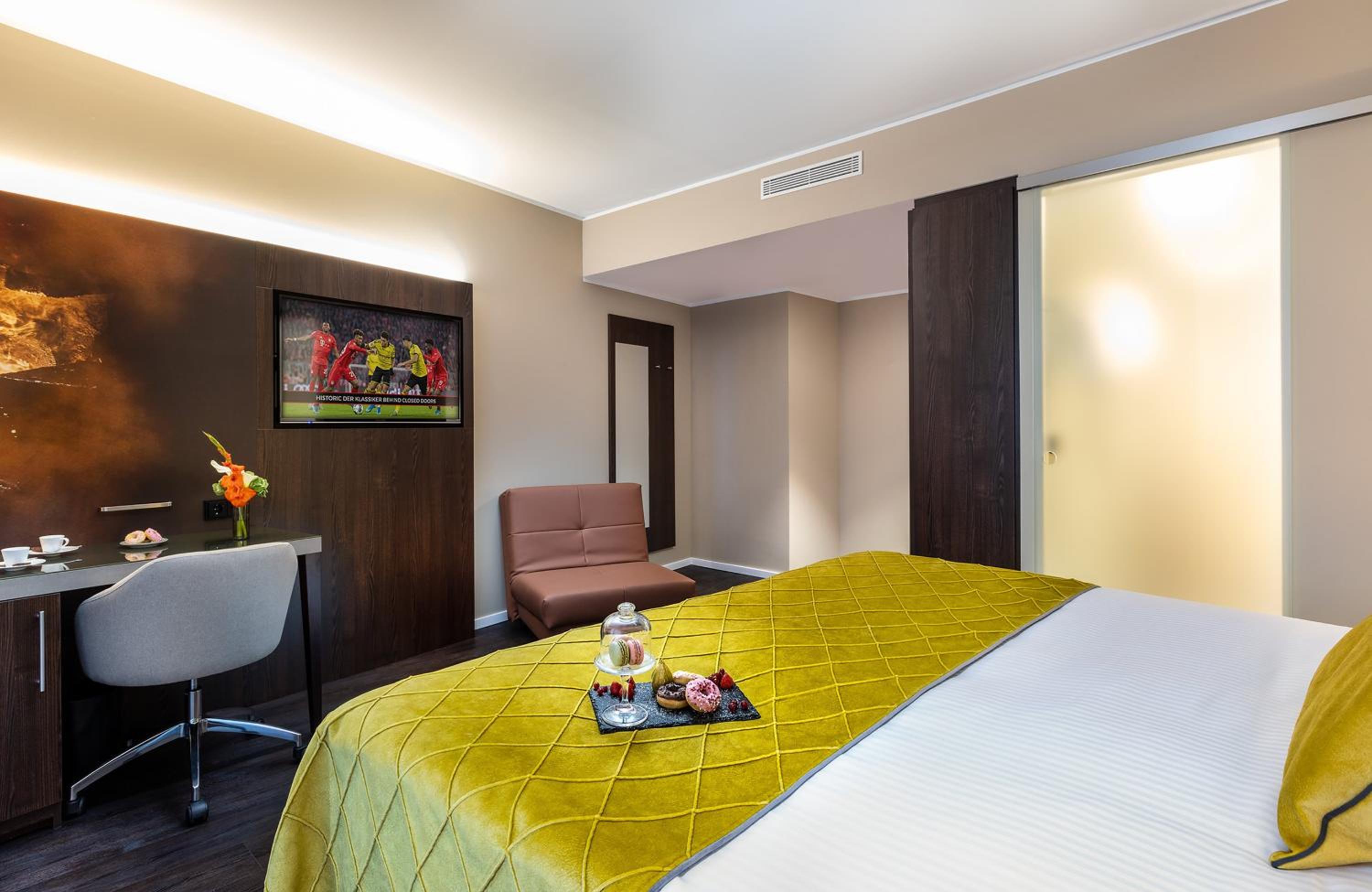 Superior Double or Twin Room thumbnail 5