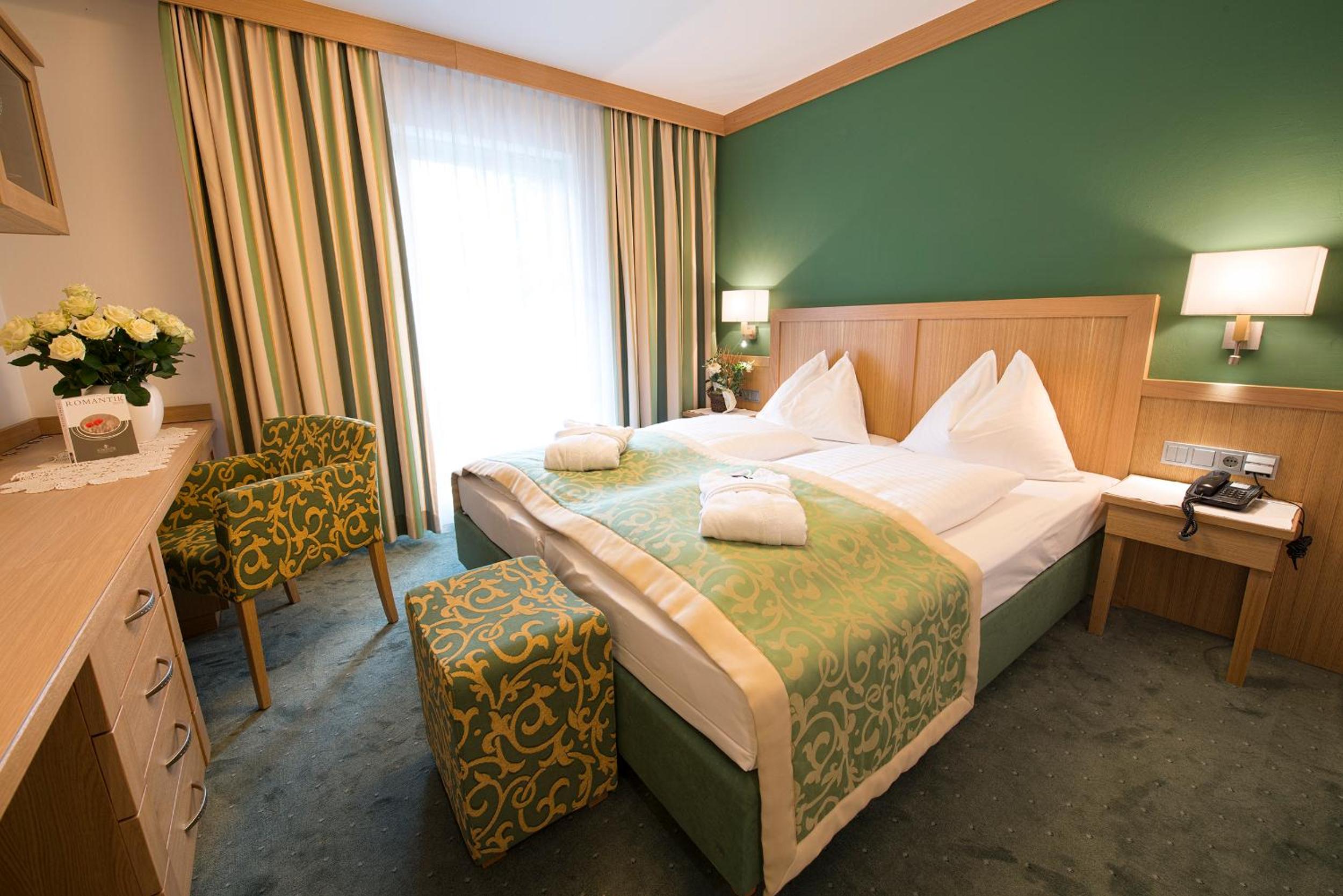 Comfort Double Room with Balcony - Photo 4