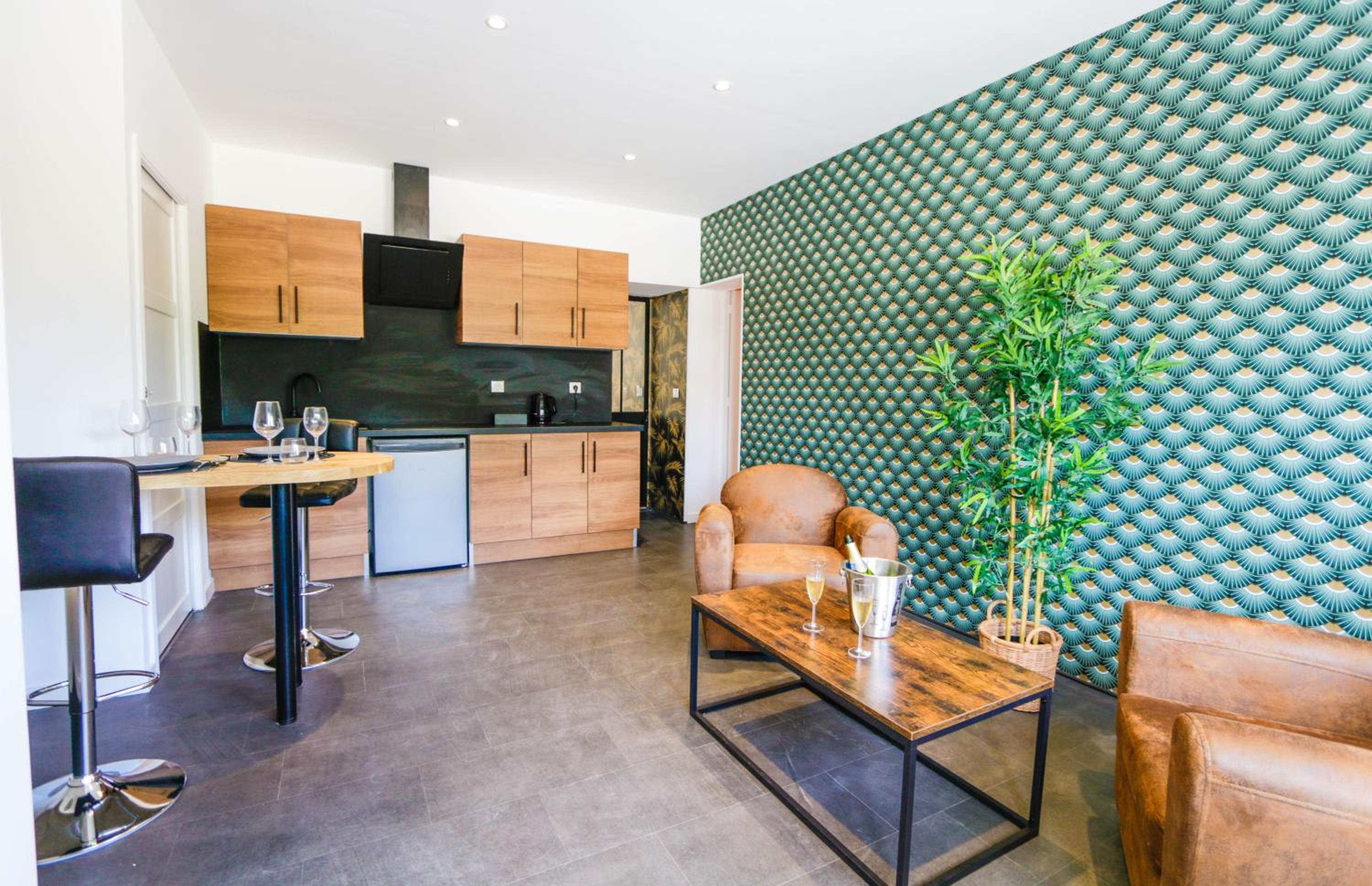 One-Bedroom Apartment - Photo 12