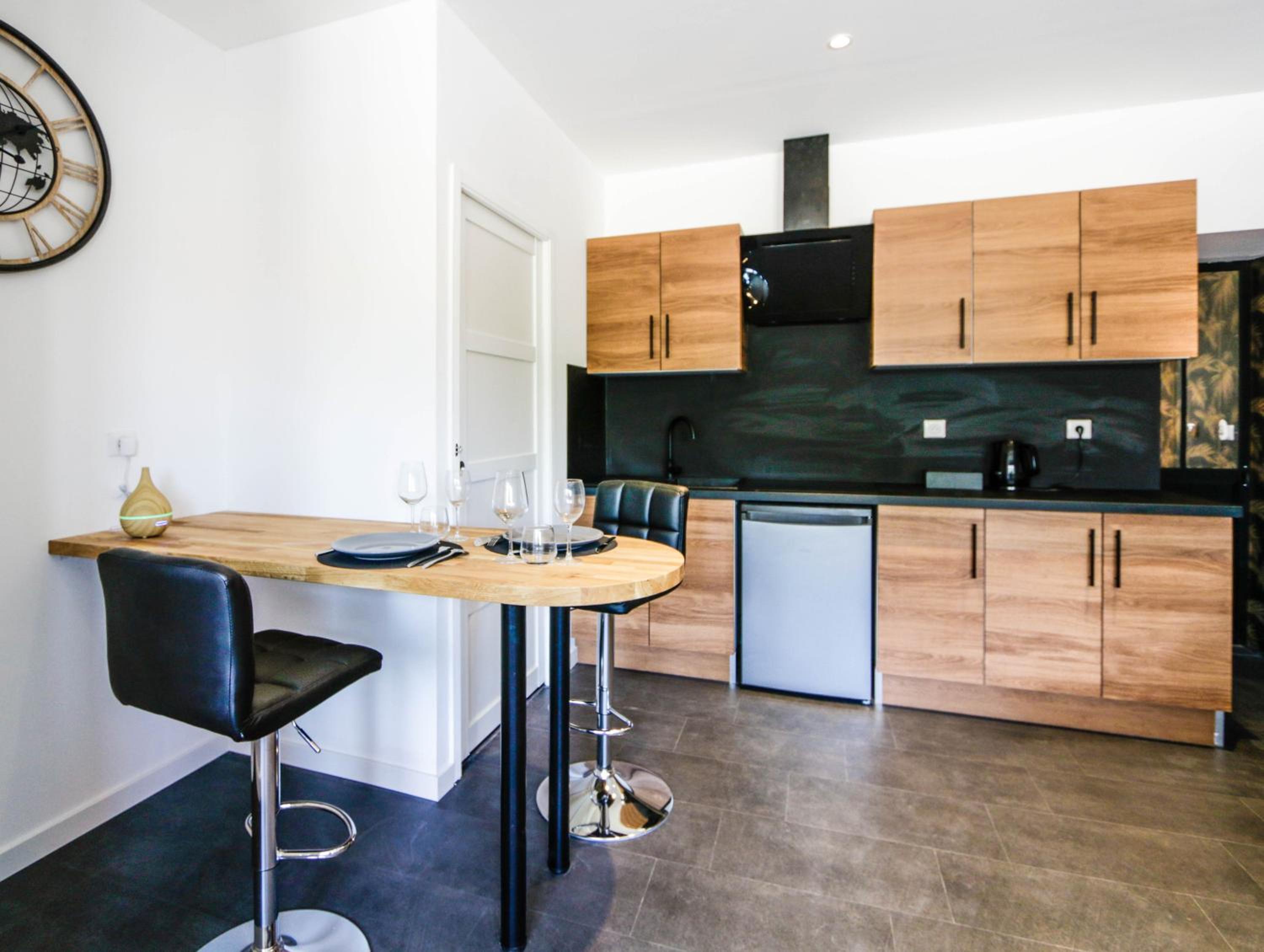 One-Bedroom Apartment - Photo 14