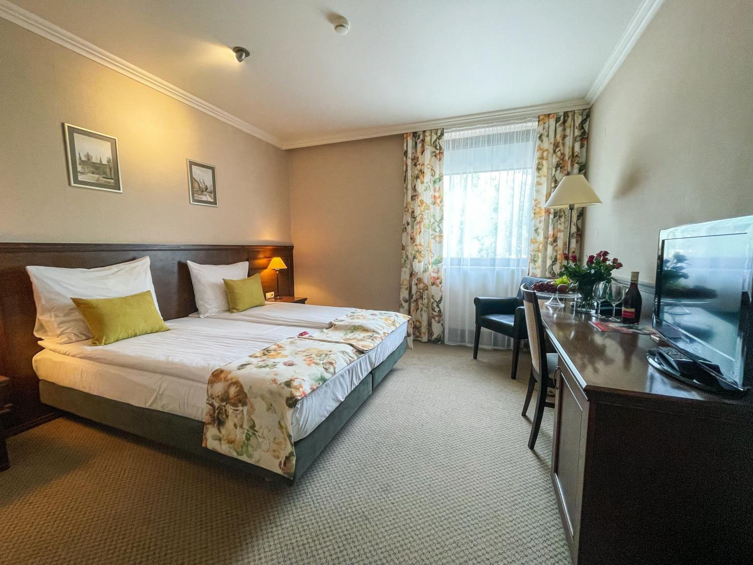 Deluxe King Room
